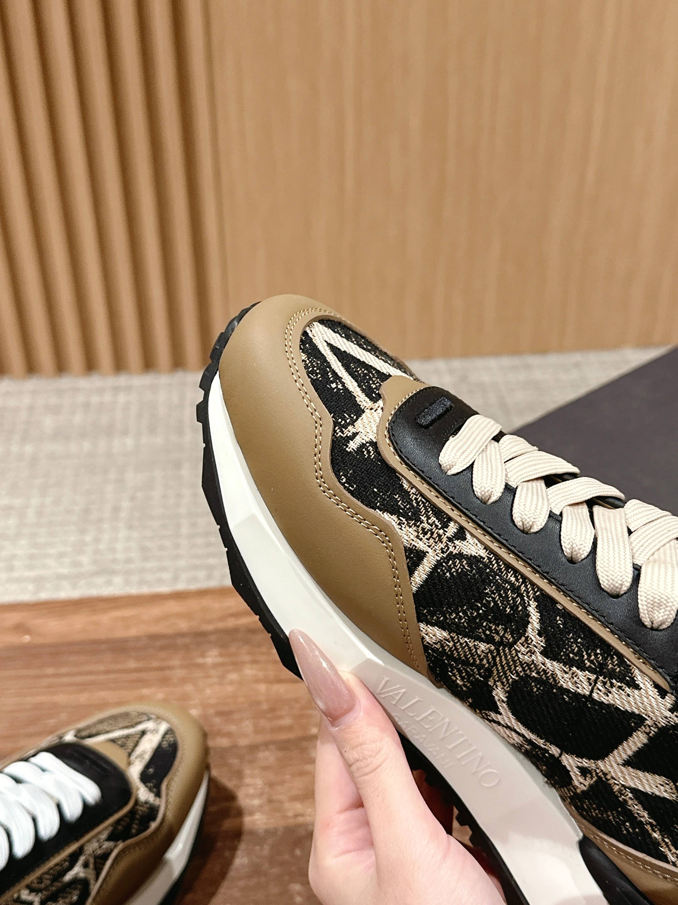 LuxluxHouse Best Quality Valentino Women Shoes