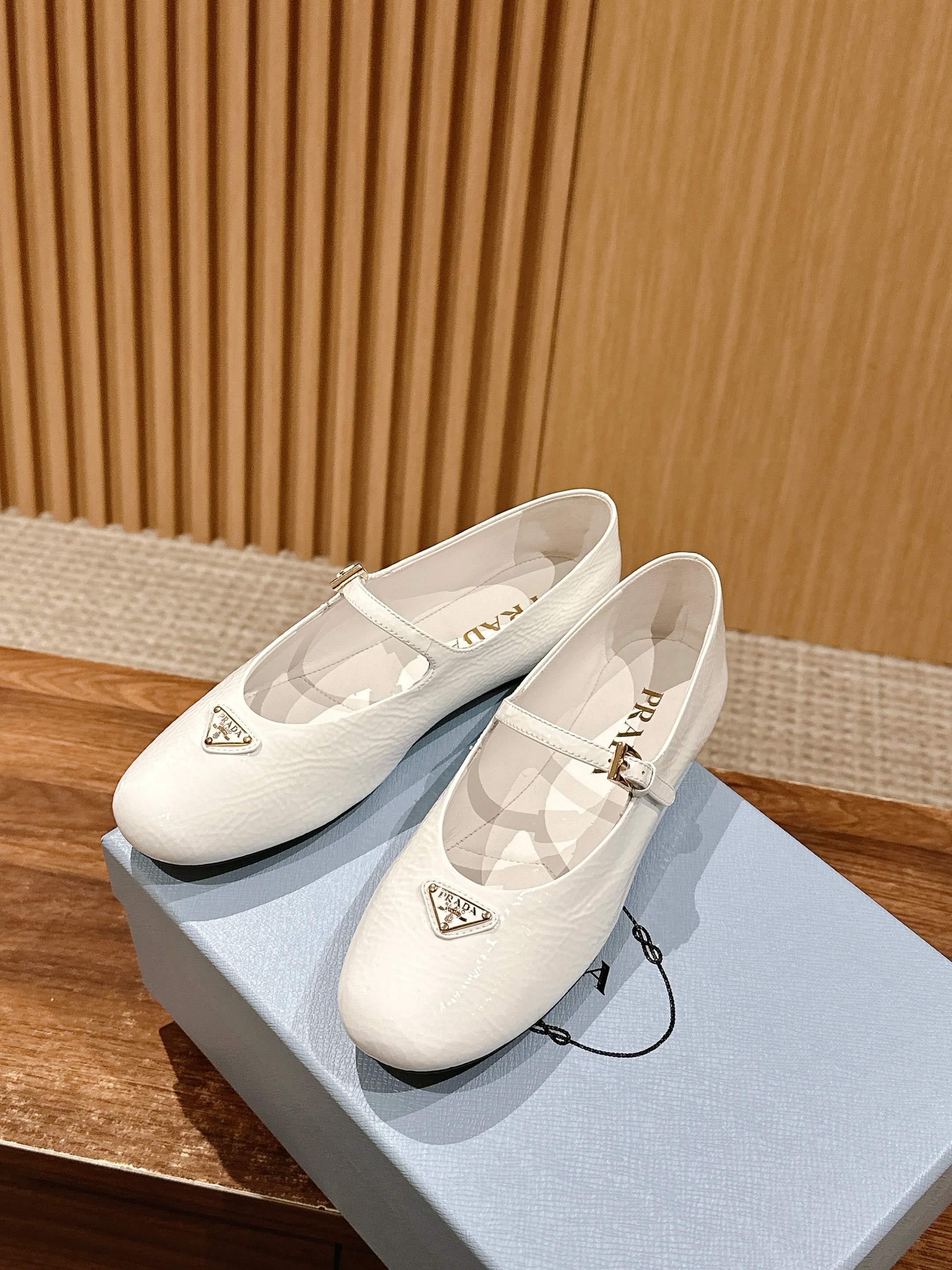 LuxluxHouse Best Quality Women Shoes Prada