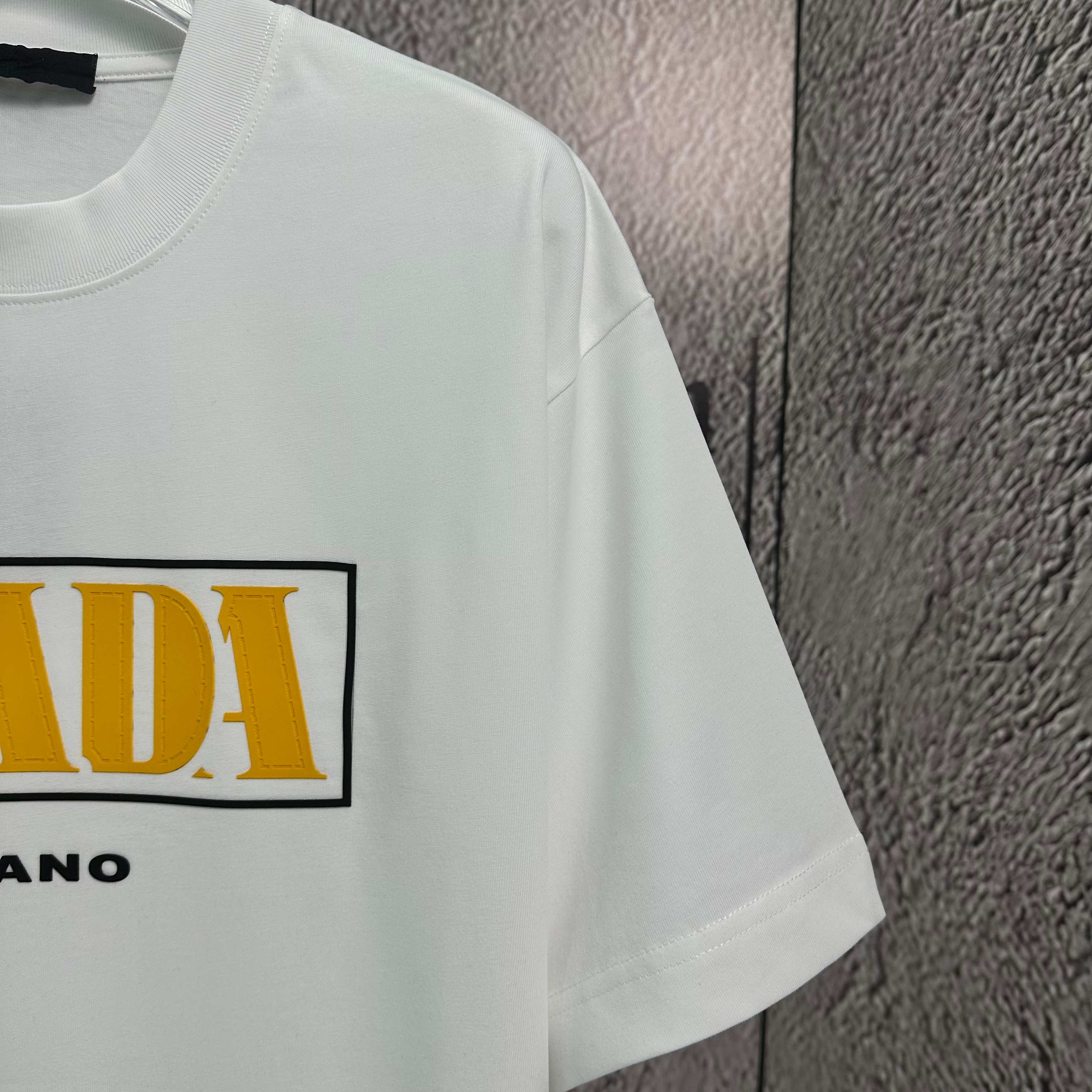 LuxluxHouse Best Quality Clothes T-shirt Prada