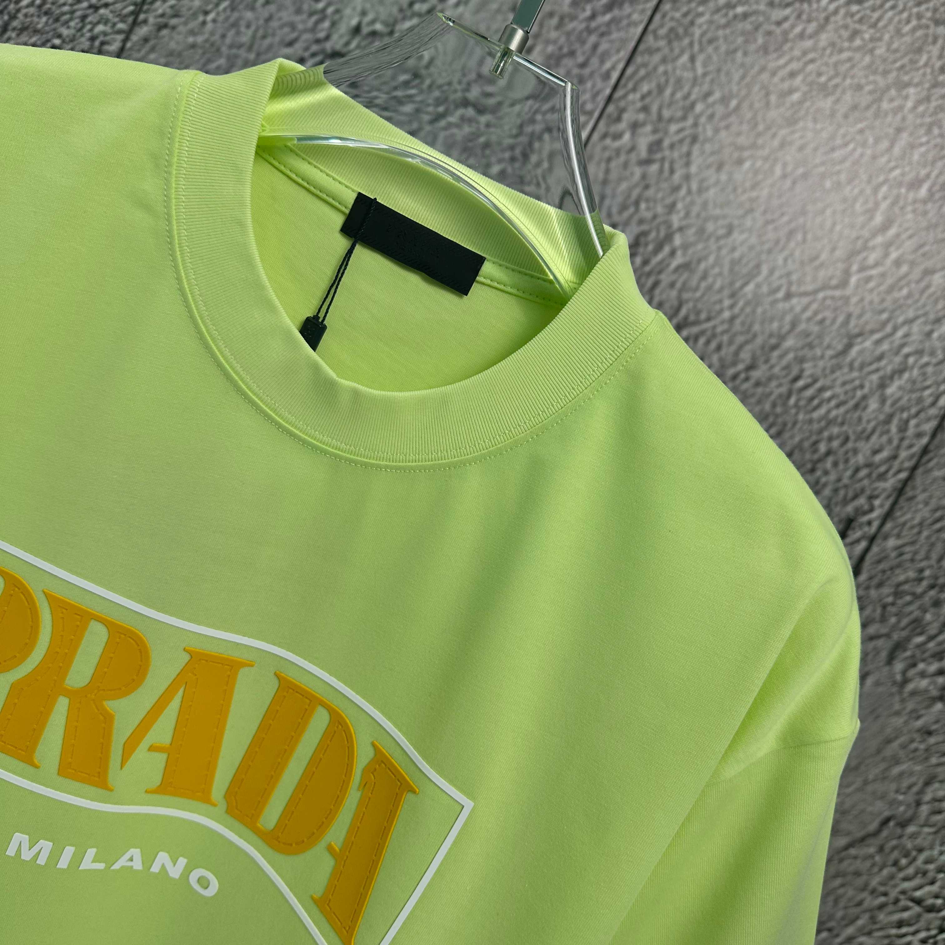 LuxluxHouse Best Quality Clothes T-shirt Prada