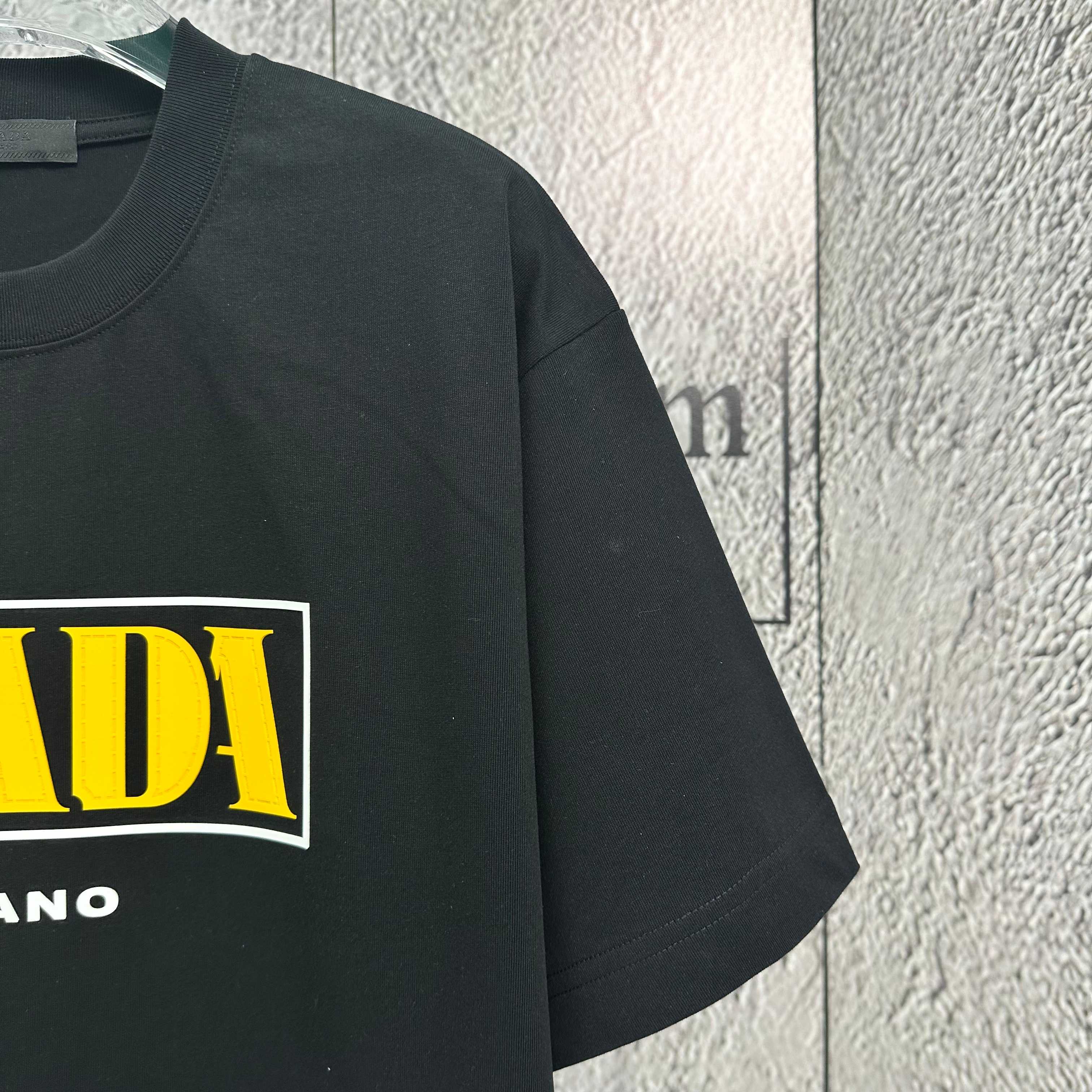 LuxluxHouse Best Quality Clothes T-shirt Prada