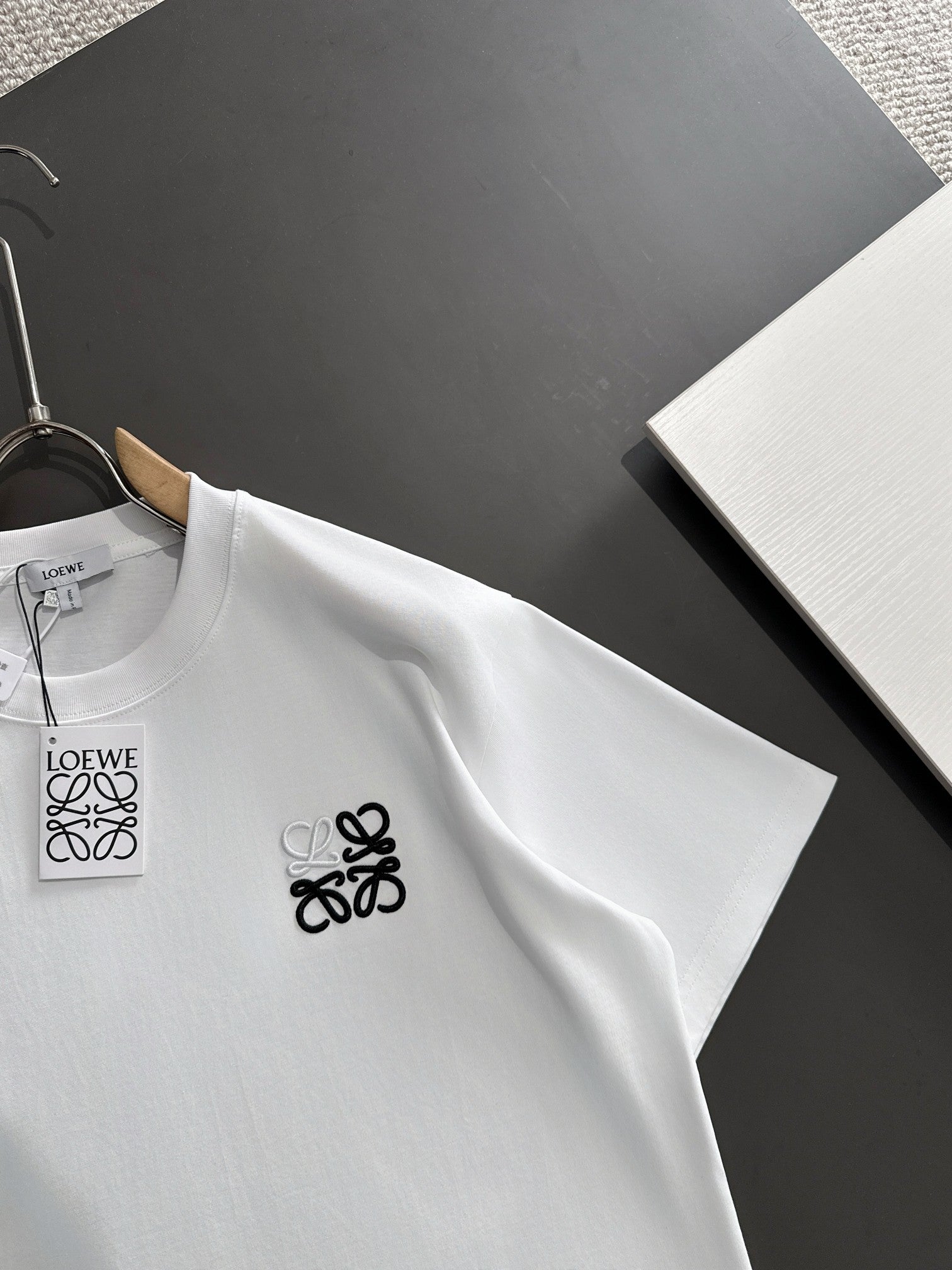 LuxluxHouse Best Quality Clothes T-shirt Loewe