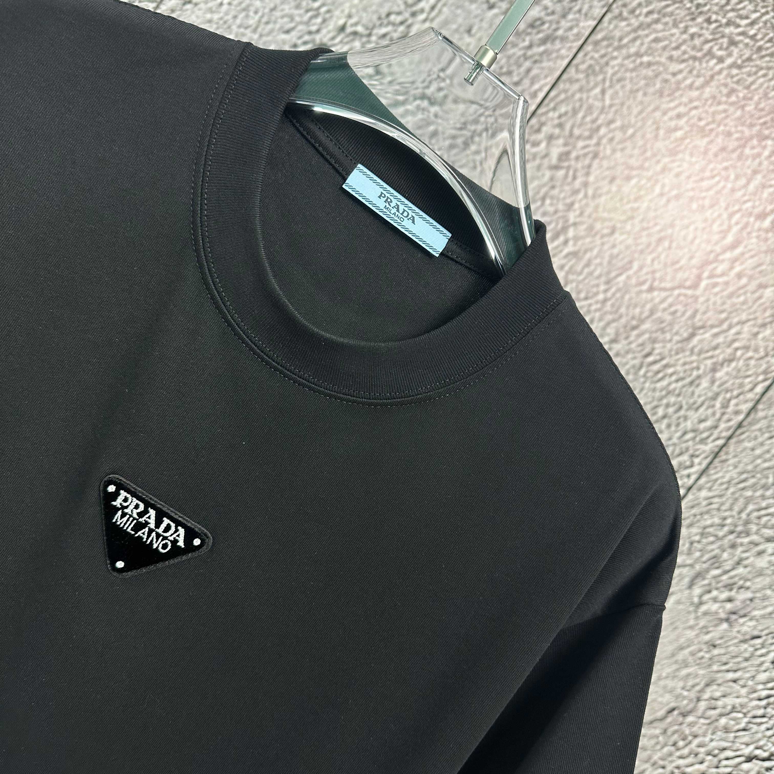 LuxluxHouse Best Quality Clothes T-shirt Prada