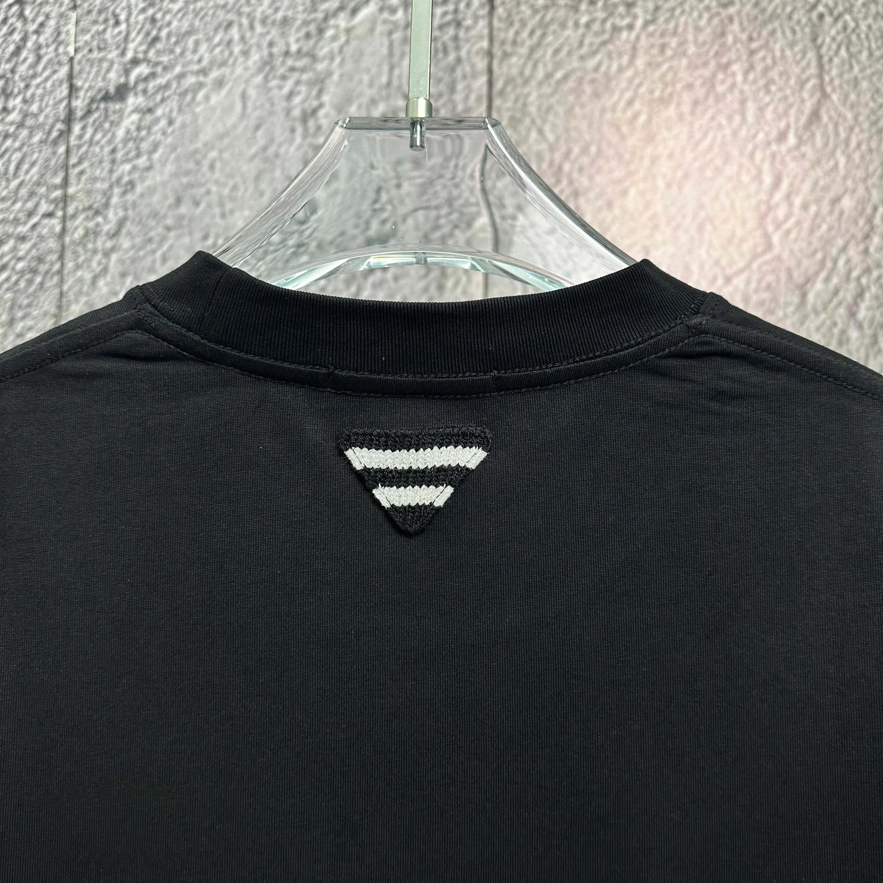 LuxluxHouse Best Quality Clothes T-shirt Prada