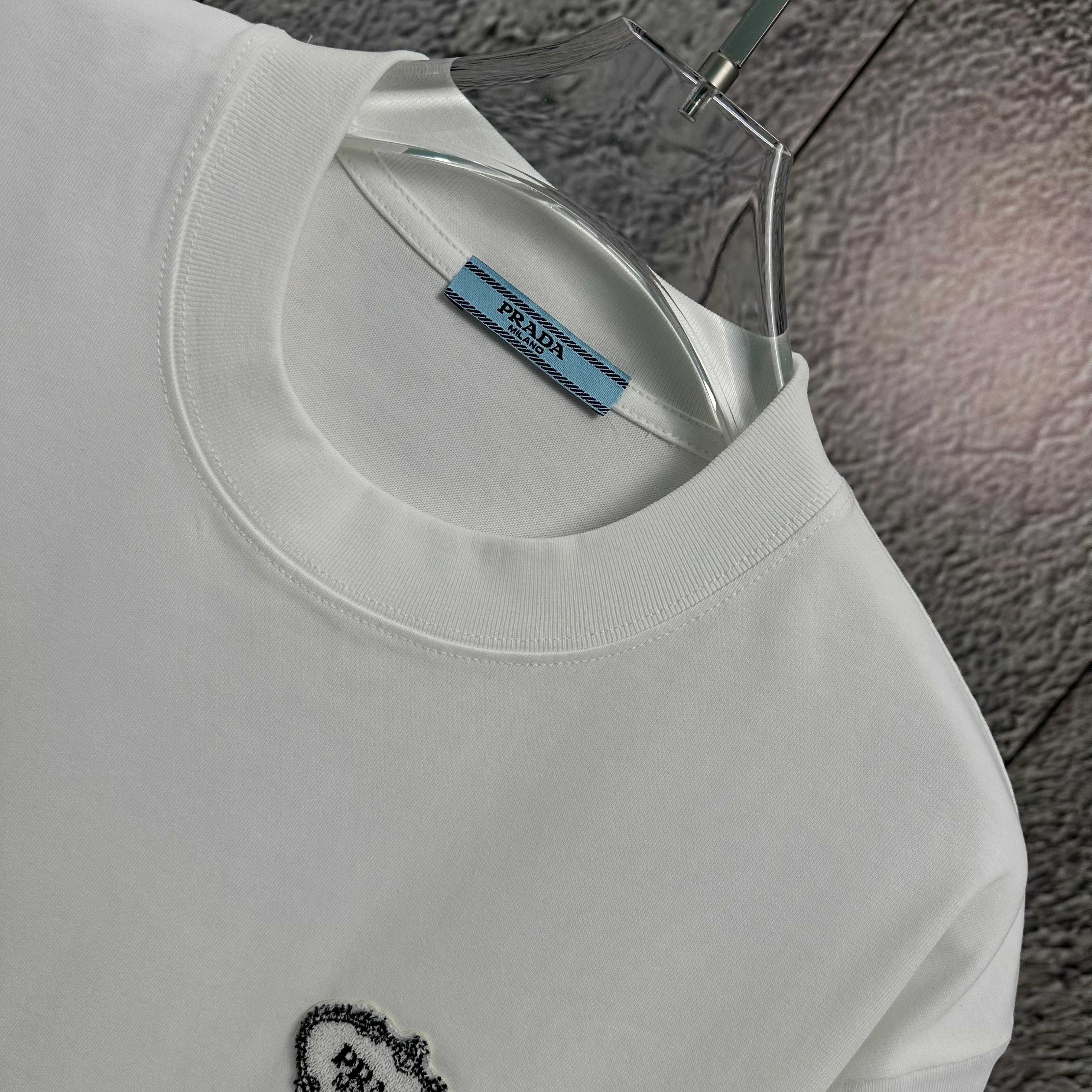 LuxluxHouse Best Quality Clothes T-shirt Prada