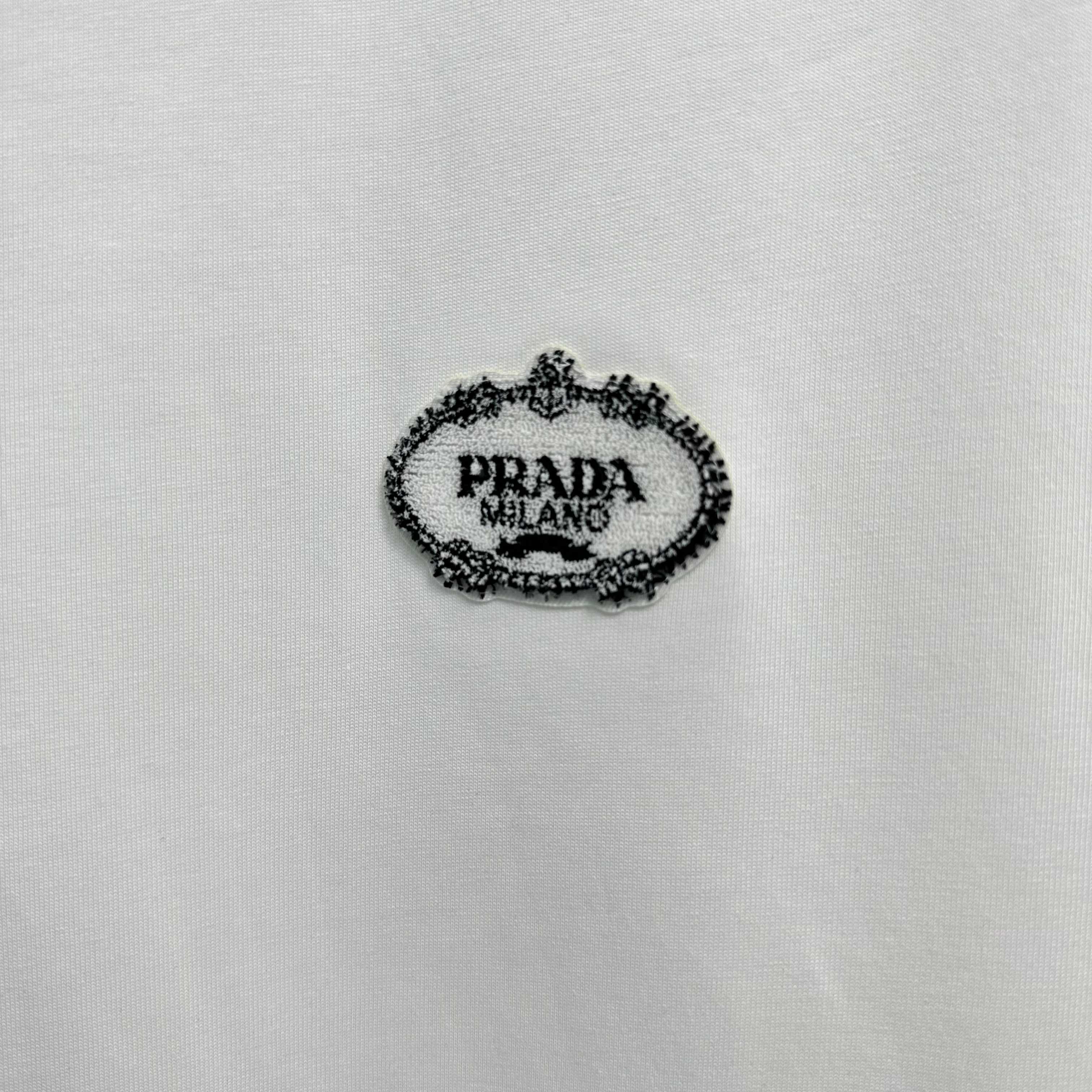 LuxluxHouse Best Quality Clothes T-shirt Prada