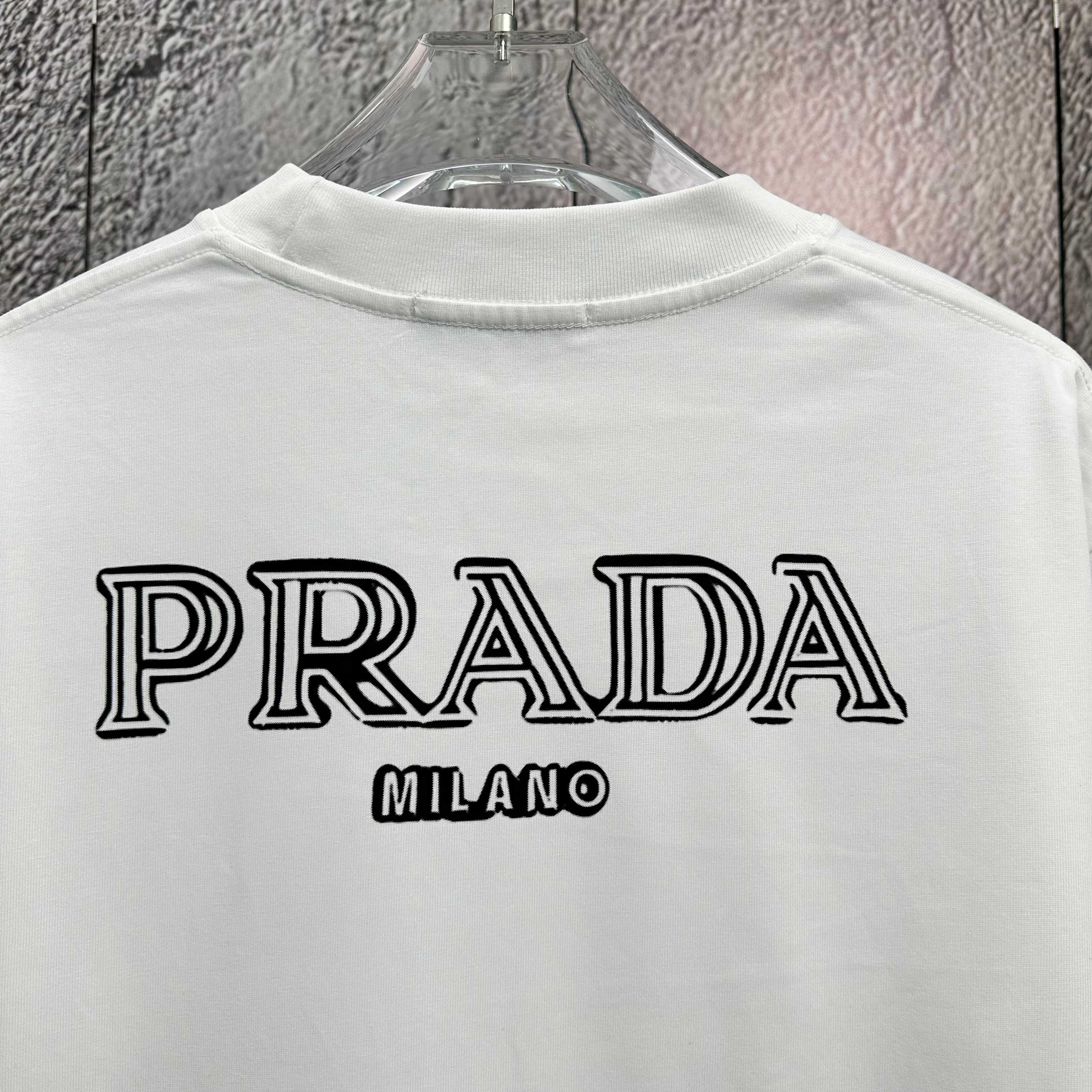 LuxluxHouse Best Quality Clothes T-shirt Prada