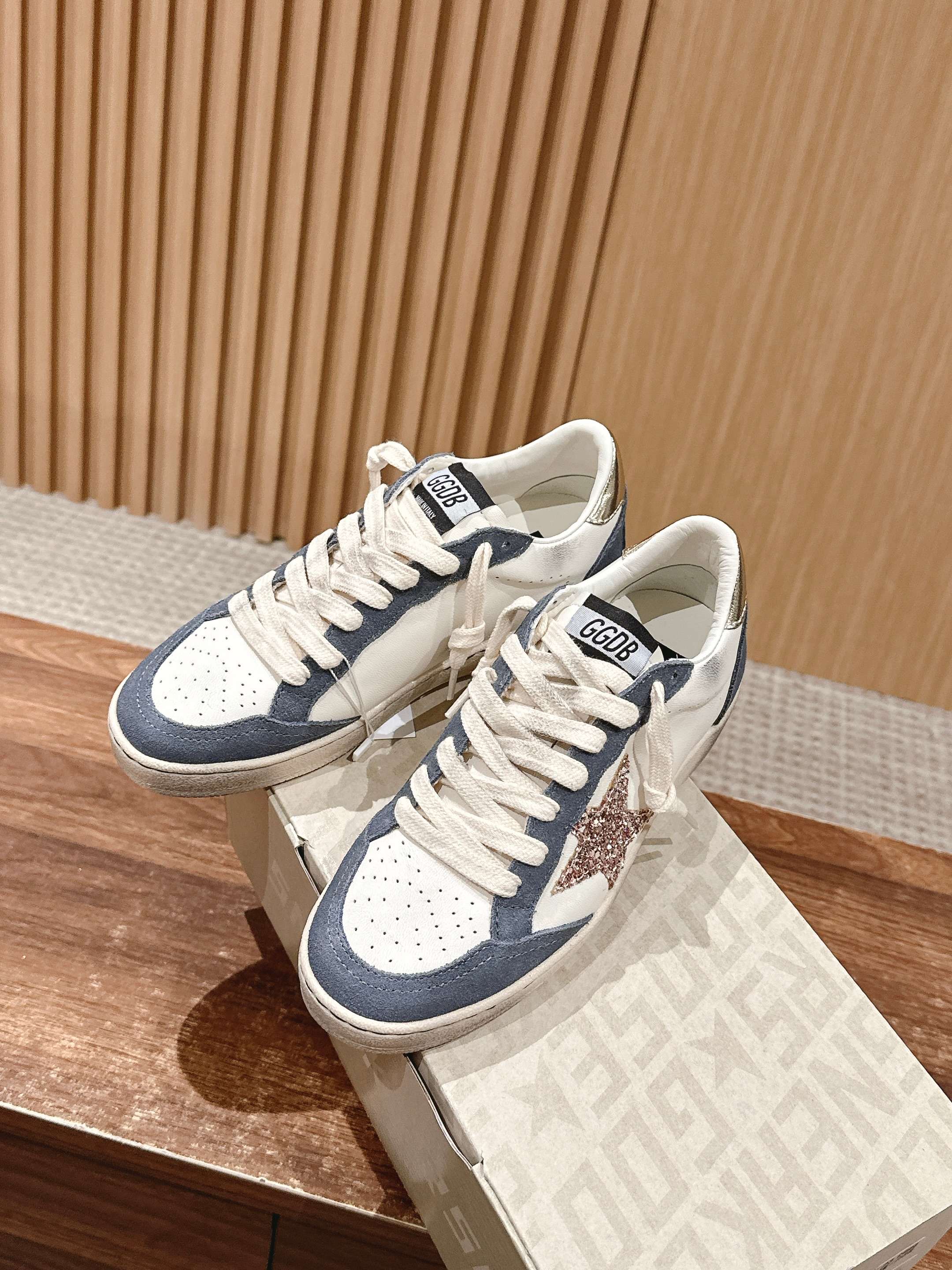 LuxluxHouse Best Quality Shoes Golden Goose