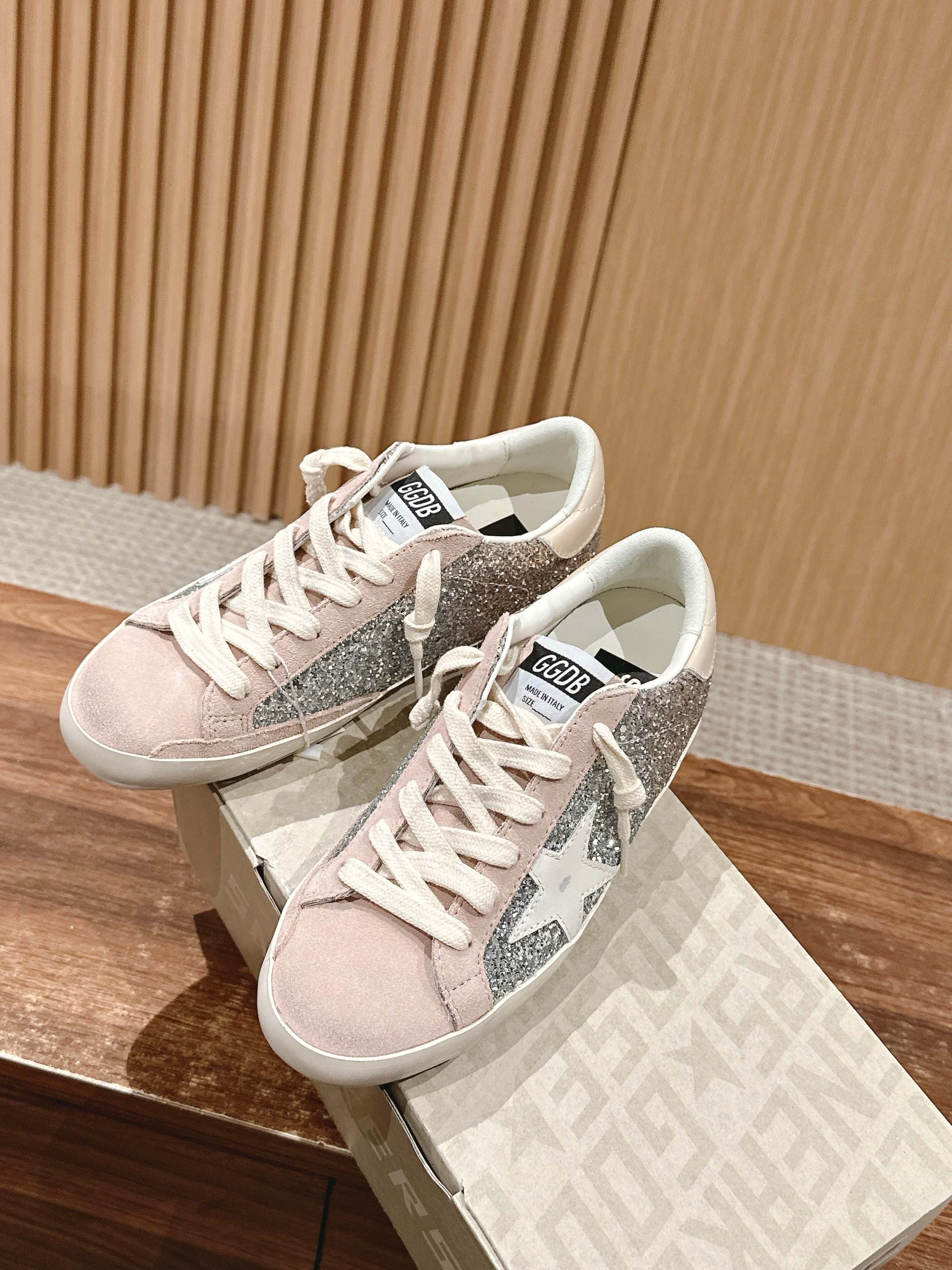 LuxluxHouse Best Quality Shoes Golden Goose