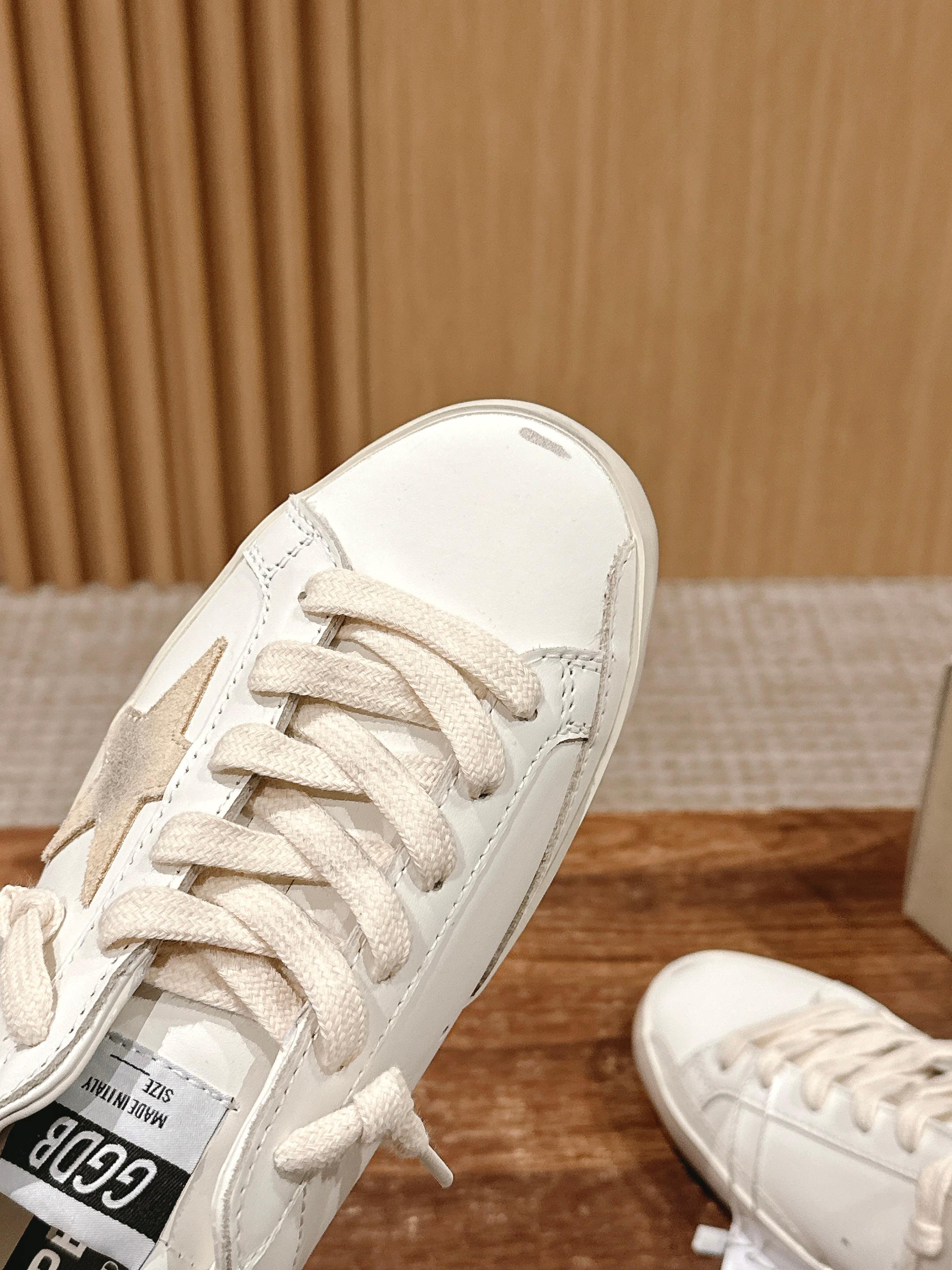 LuxluxHouse Best Quality Shoes Golden Goose