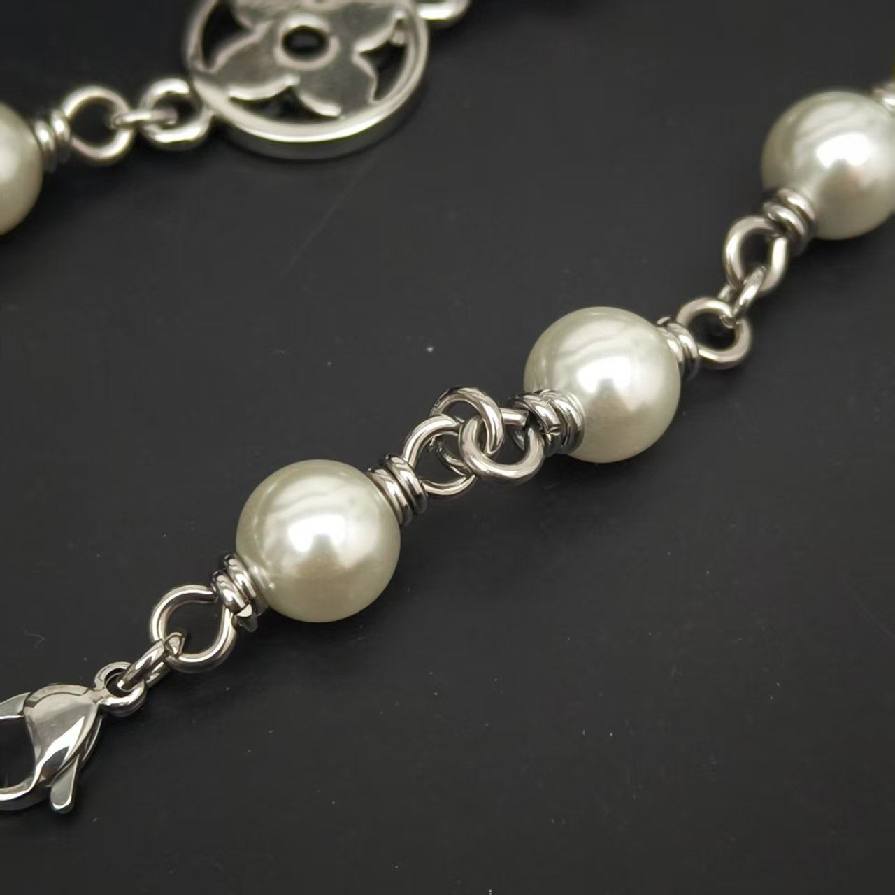 LuxluxHouse Best Quality Accessories Necklace Bracelet Louis Vuitton