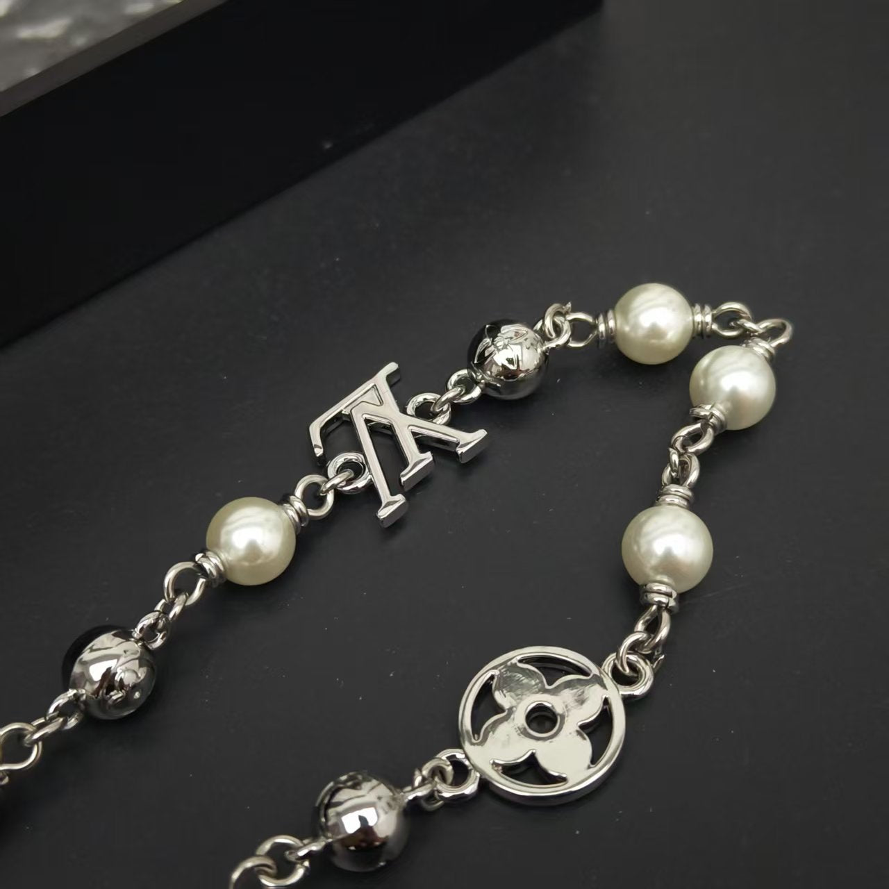 LuxluxHouse Best Quality Accessories Necklace Bracelet Louis Vuitton