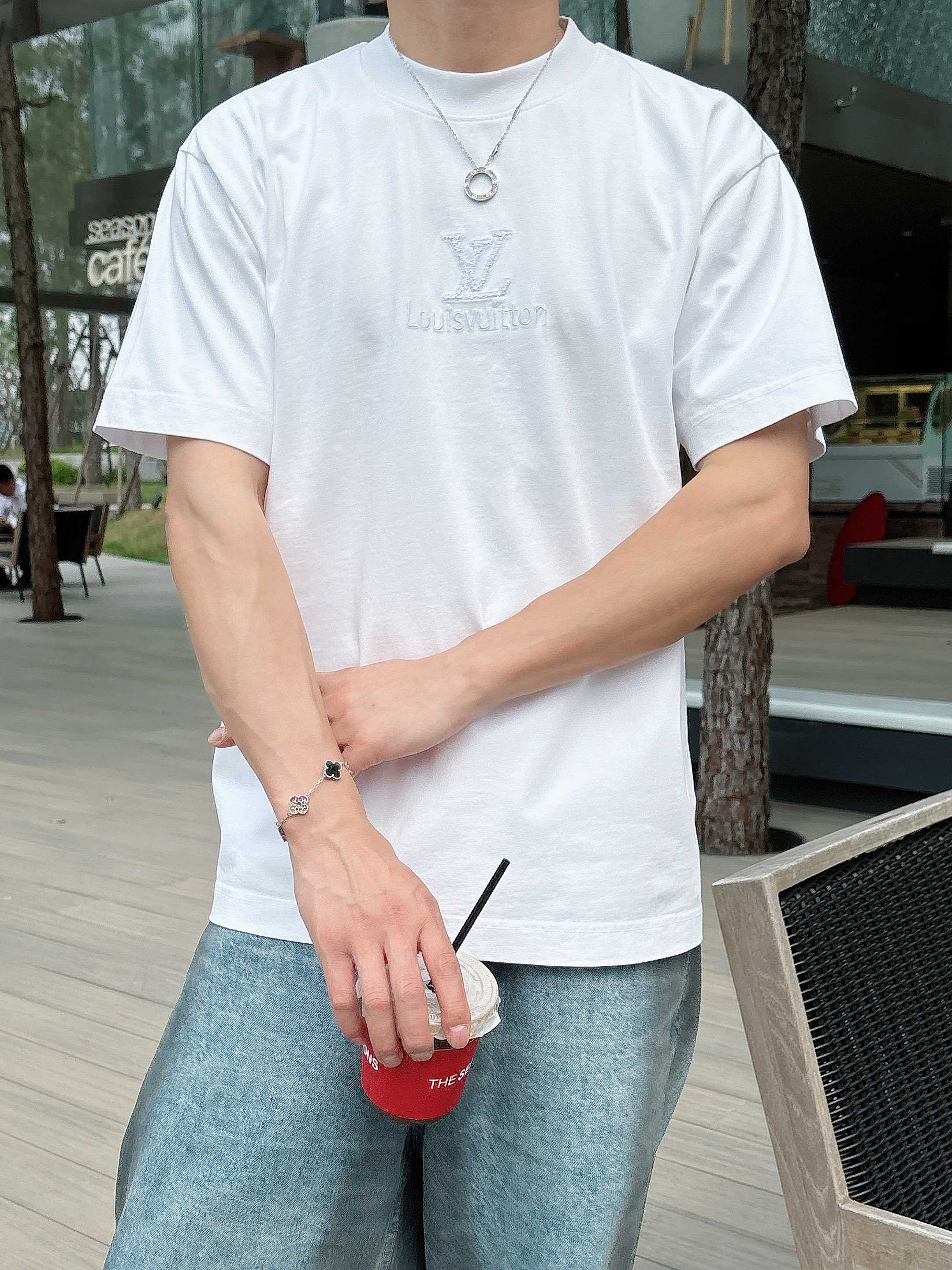 LuxluxHouse Best Quality Clothes T-shirt Louis Vuitton