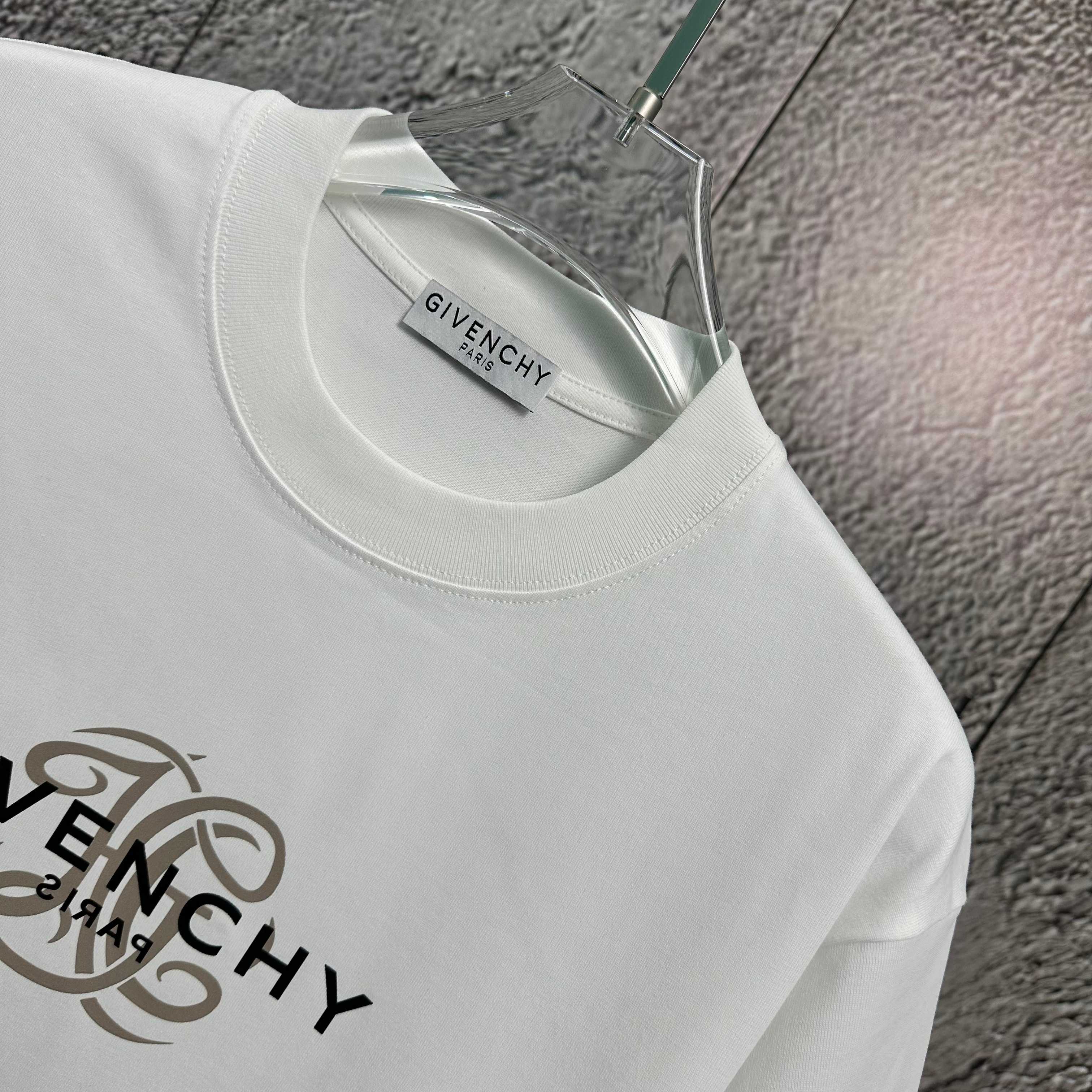 LuxluxHouse Best Quality Clothes Givenchy T-shirt