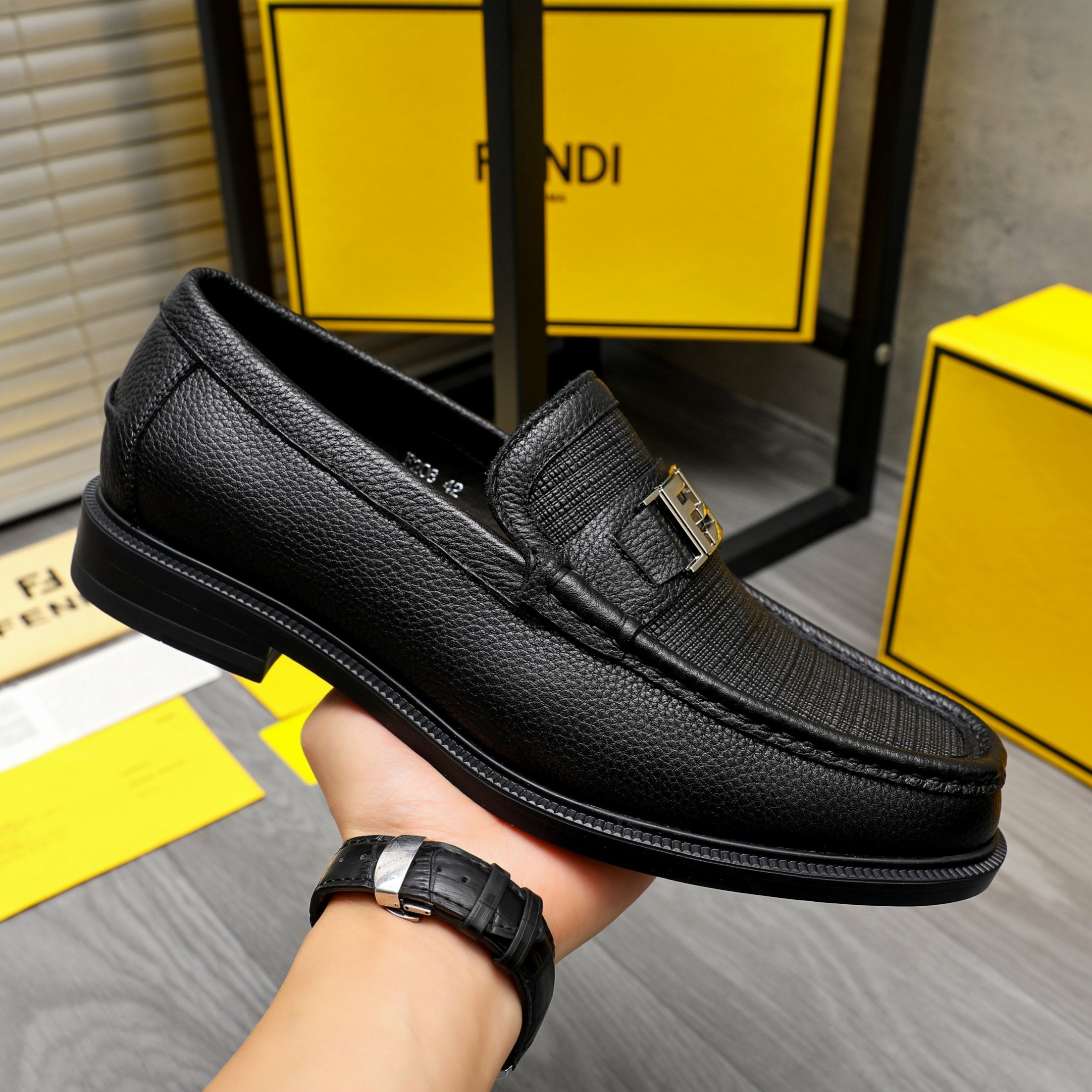 LuxluxHouse Best Quality Shoes Fendi