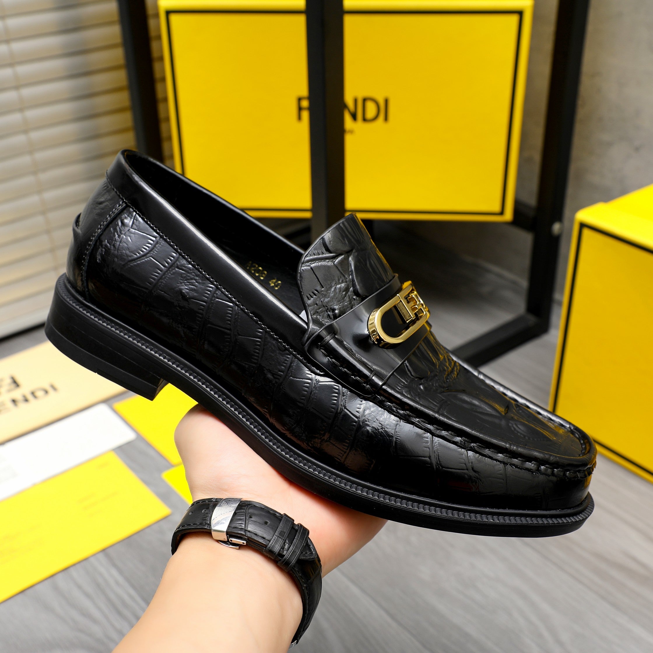LuxluxHouse Best Quality Shoes Fendi
