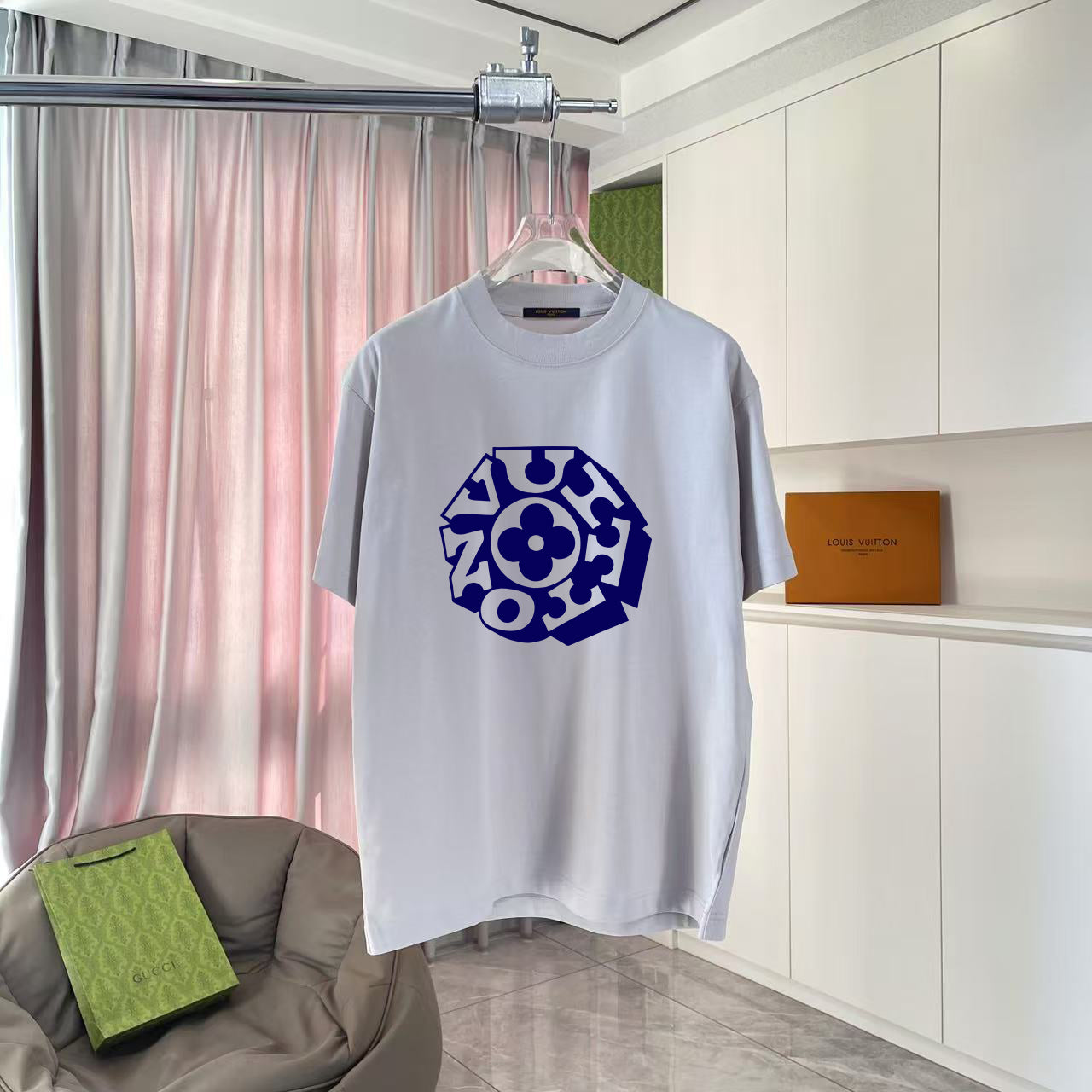 LuxluxHouse Best Quality Clothes T-shirt Louis Vuitton