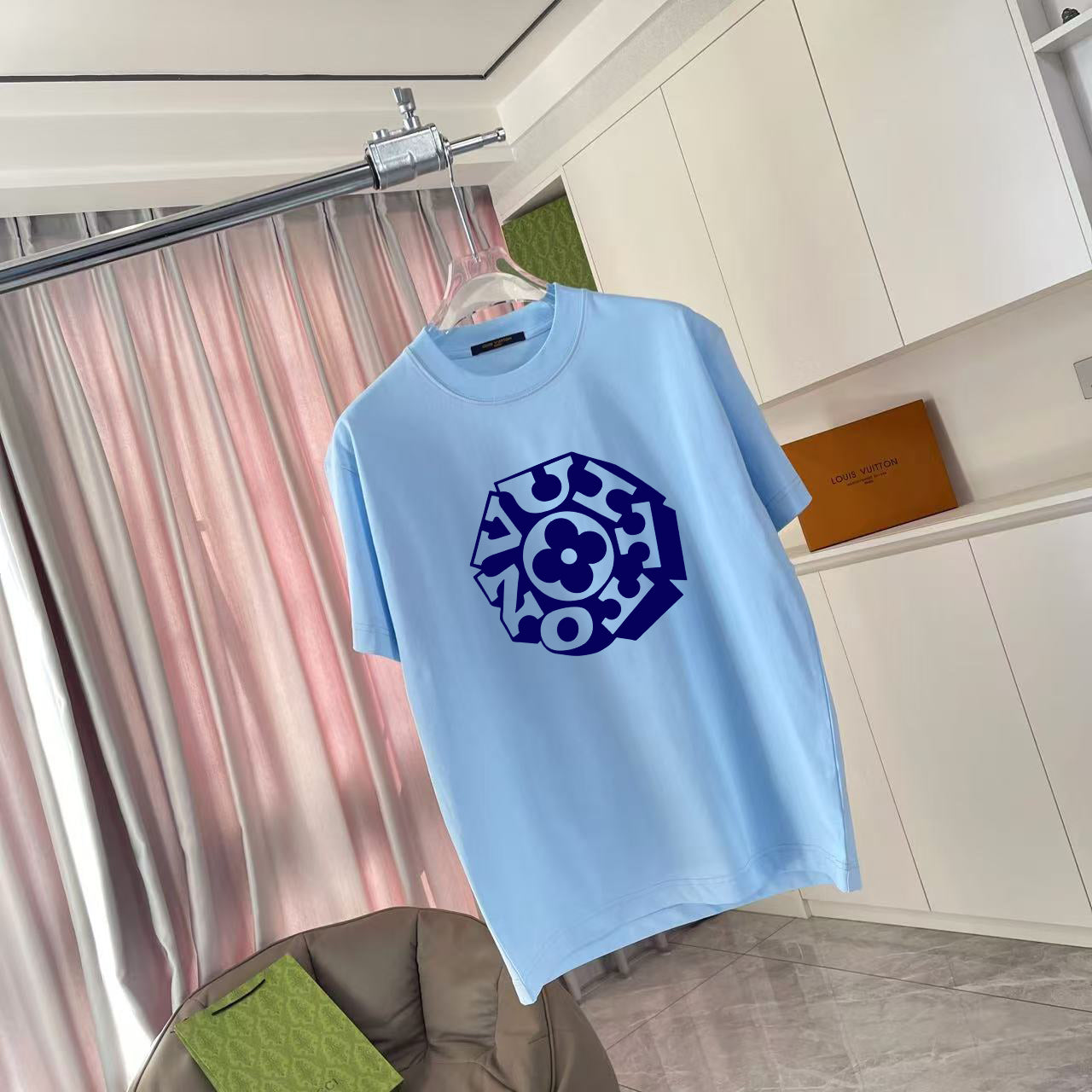 LuxluxHouse Best Quality Clothes T-shirt Louis Vuitton
