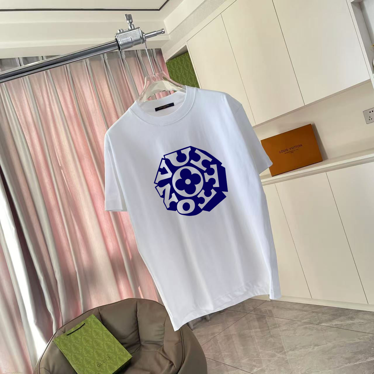LuxluxHouse Best Quality Clothes T-shirt Louis Vuitton