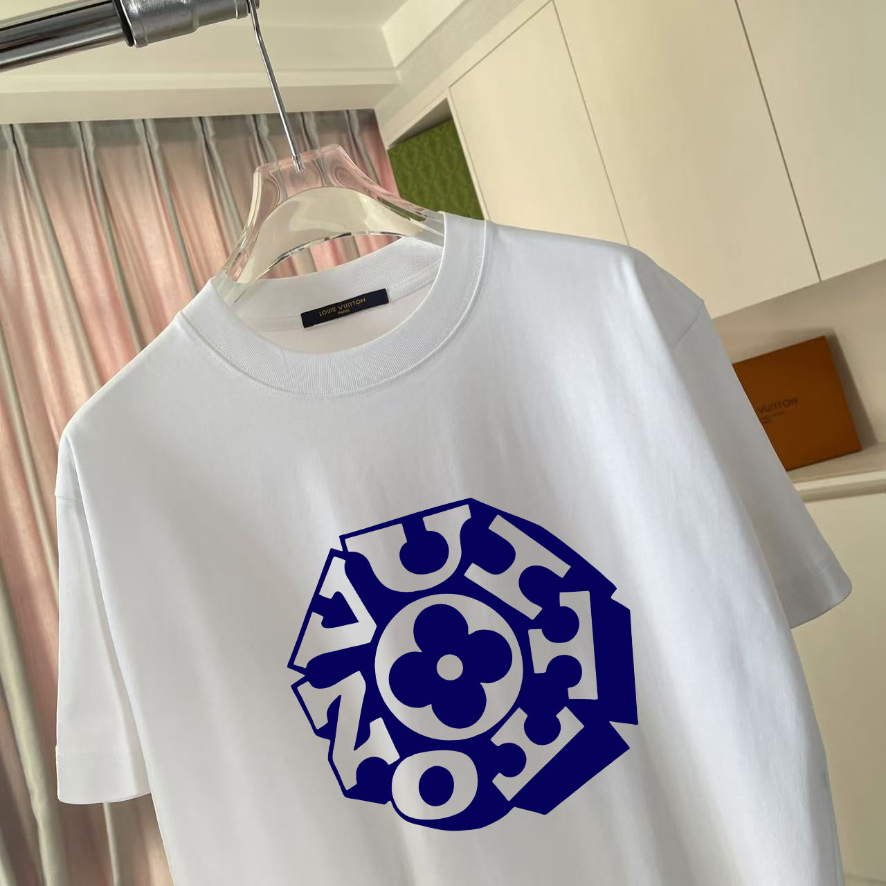 LuxluxHouse Best Quality Clothes T-shirt Louis Vuitton