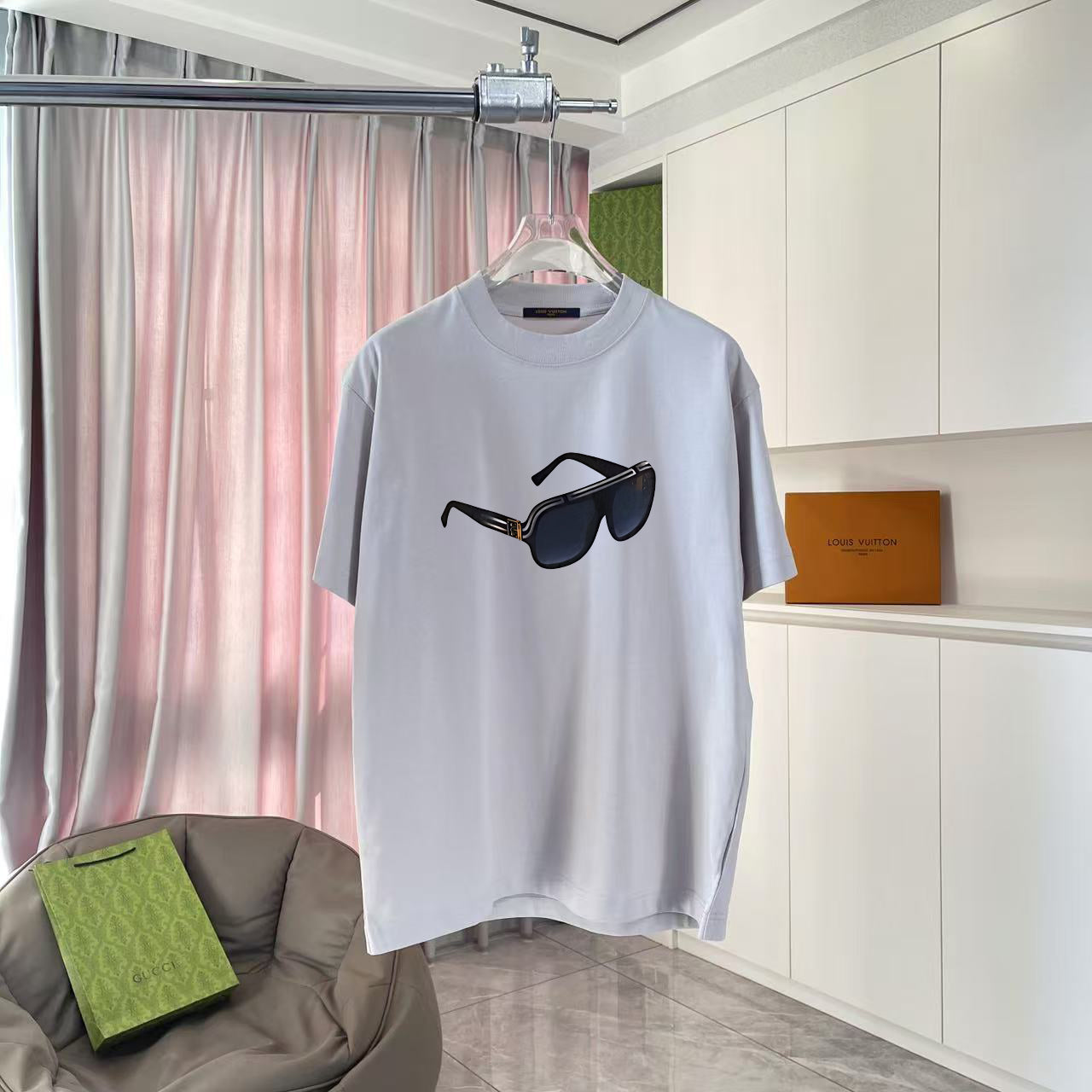 LuxluxHouse Best Quality Clothes T-shirt Louis Vuitton