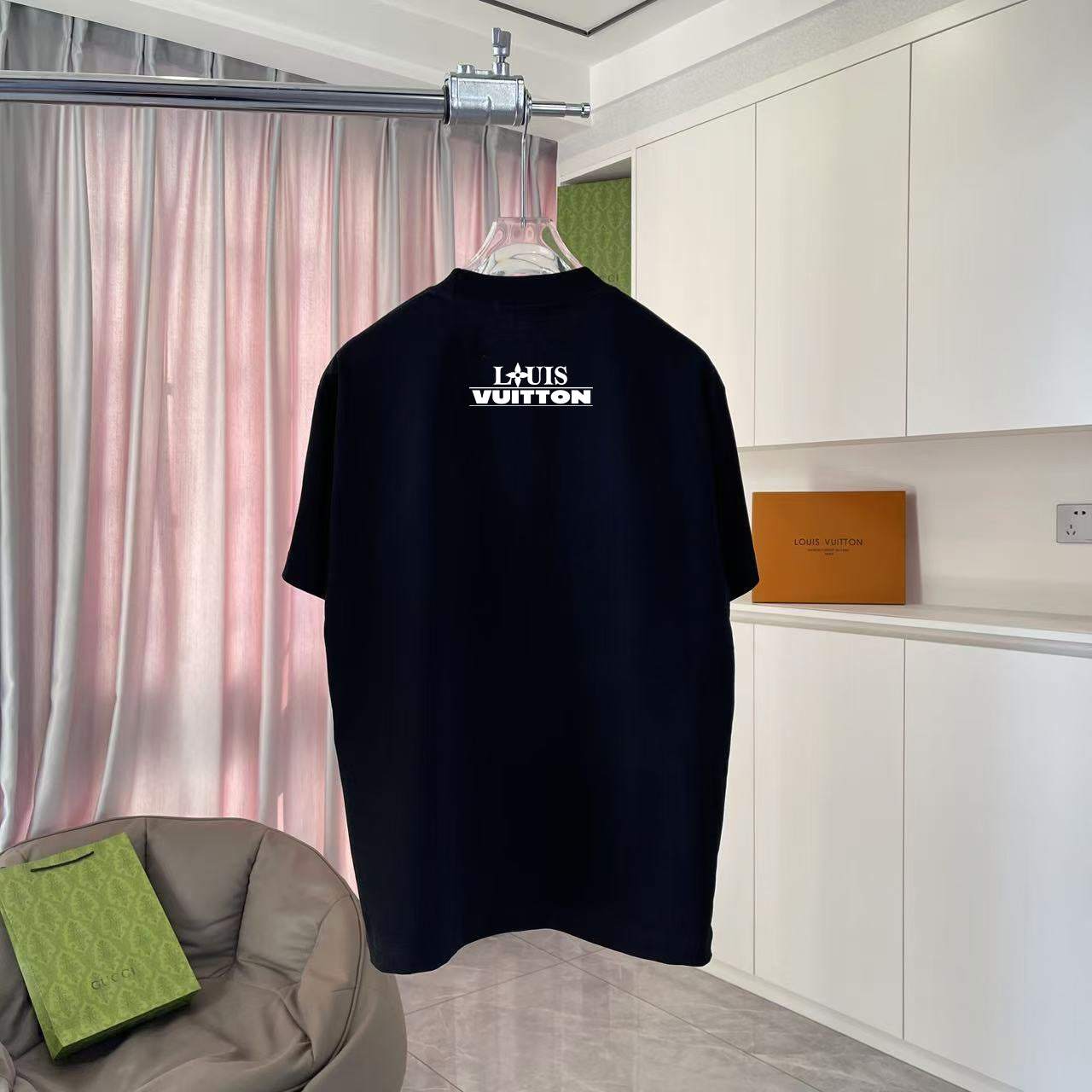 LuxluxHouse Best Quality Clothes T-shirt Louis Vuitton