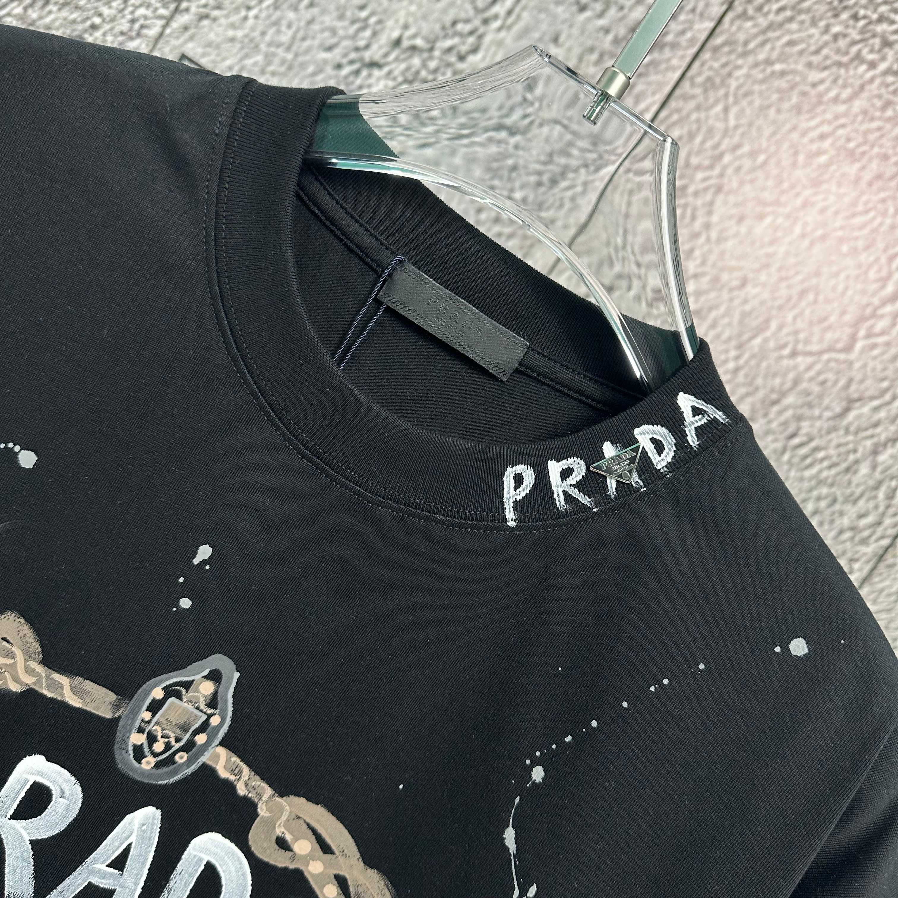 LuxluxHouse Best Quality Clothes T-shirt Prada