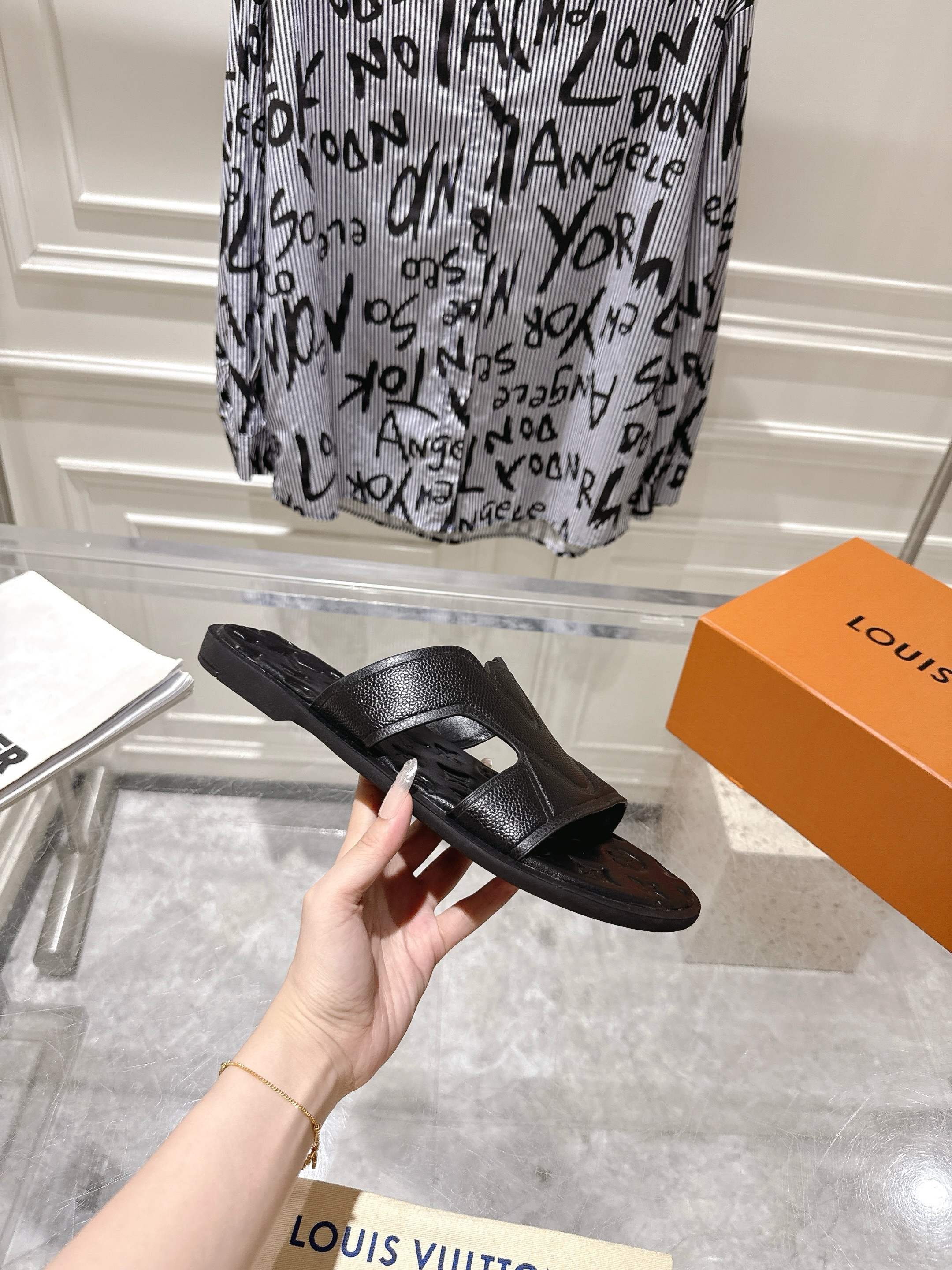 LuxluxHouse Best Quality Sandals Louis Vuitton