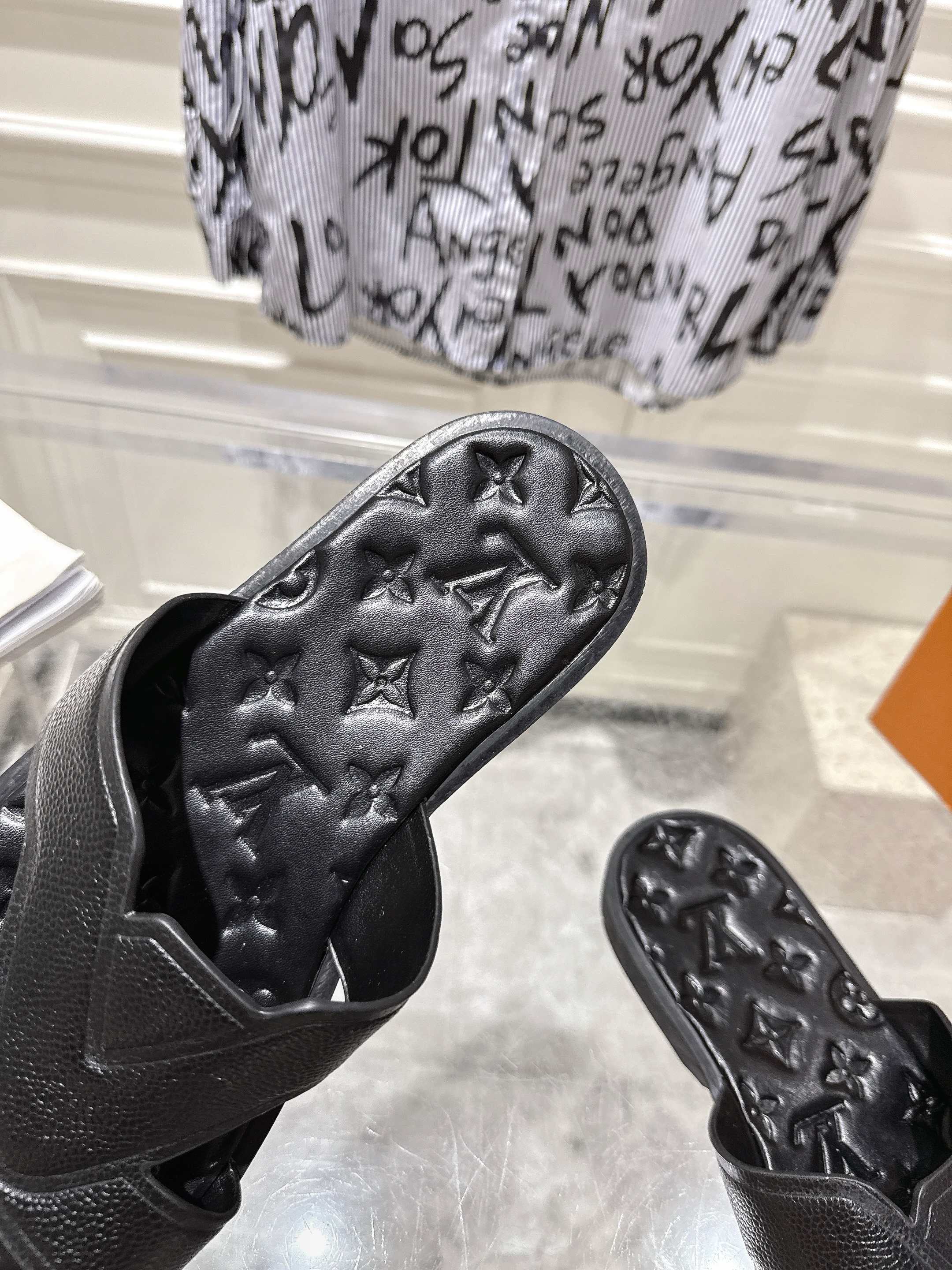 LuxluxHouse Best Quality Sandals Louis Vuitton
