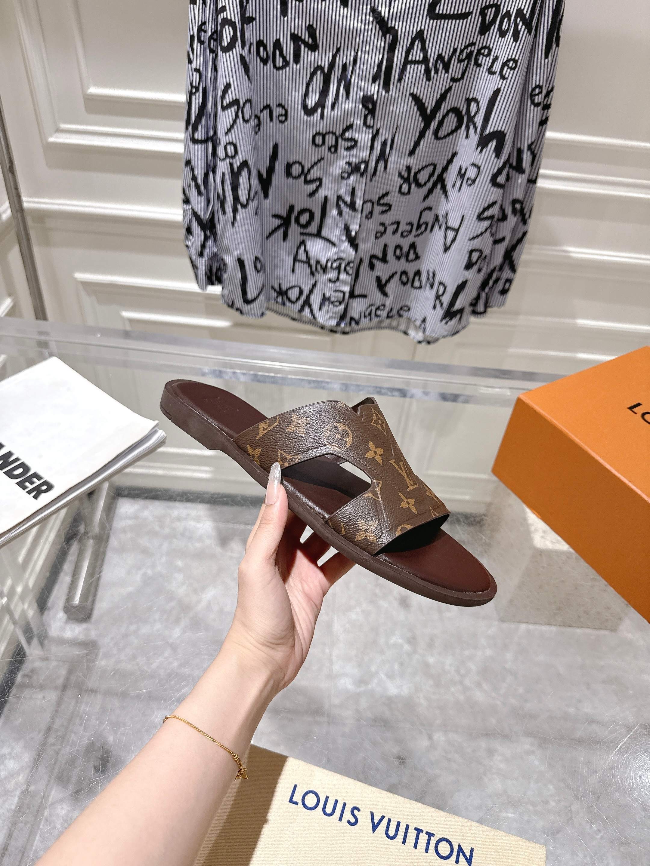 LuxluxHouse Best Quality Sandals Louis Vuitton