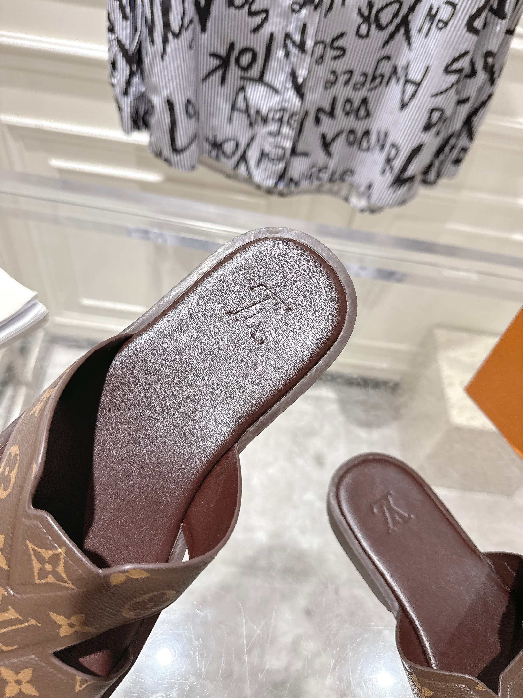 LuxluxHouse Best Quality Sandals Louis Vuitton