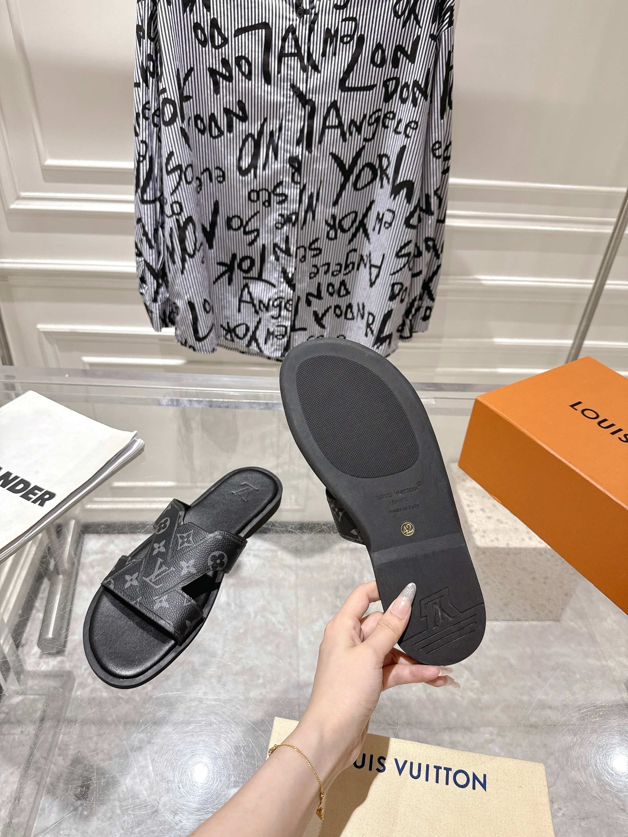LuxluxHouse Best Quality Sandals Louis Vuitton