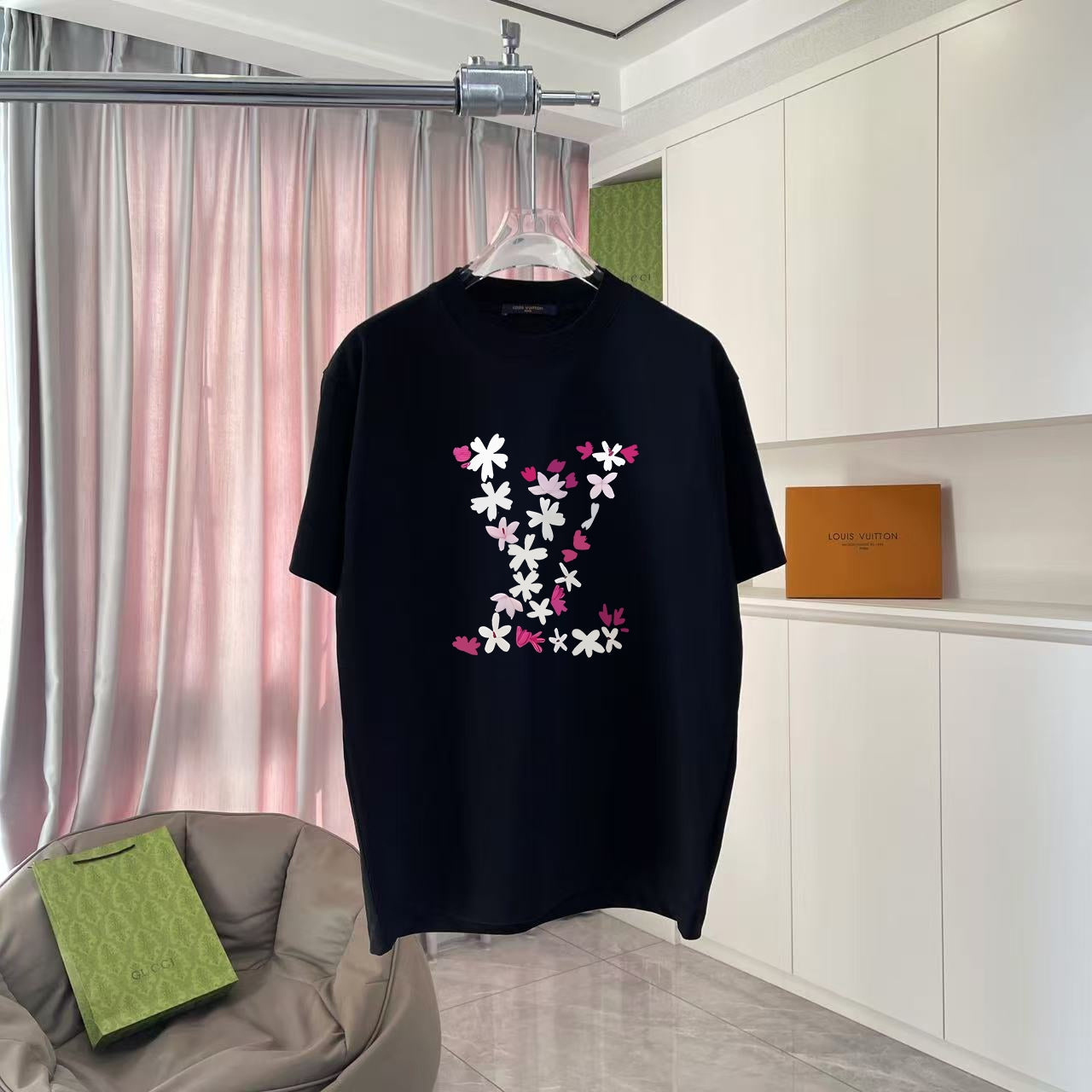 LuxluxHouse Best Quality Clothes T-shirt Louis Vuitton