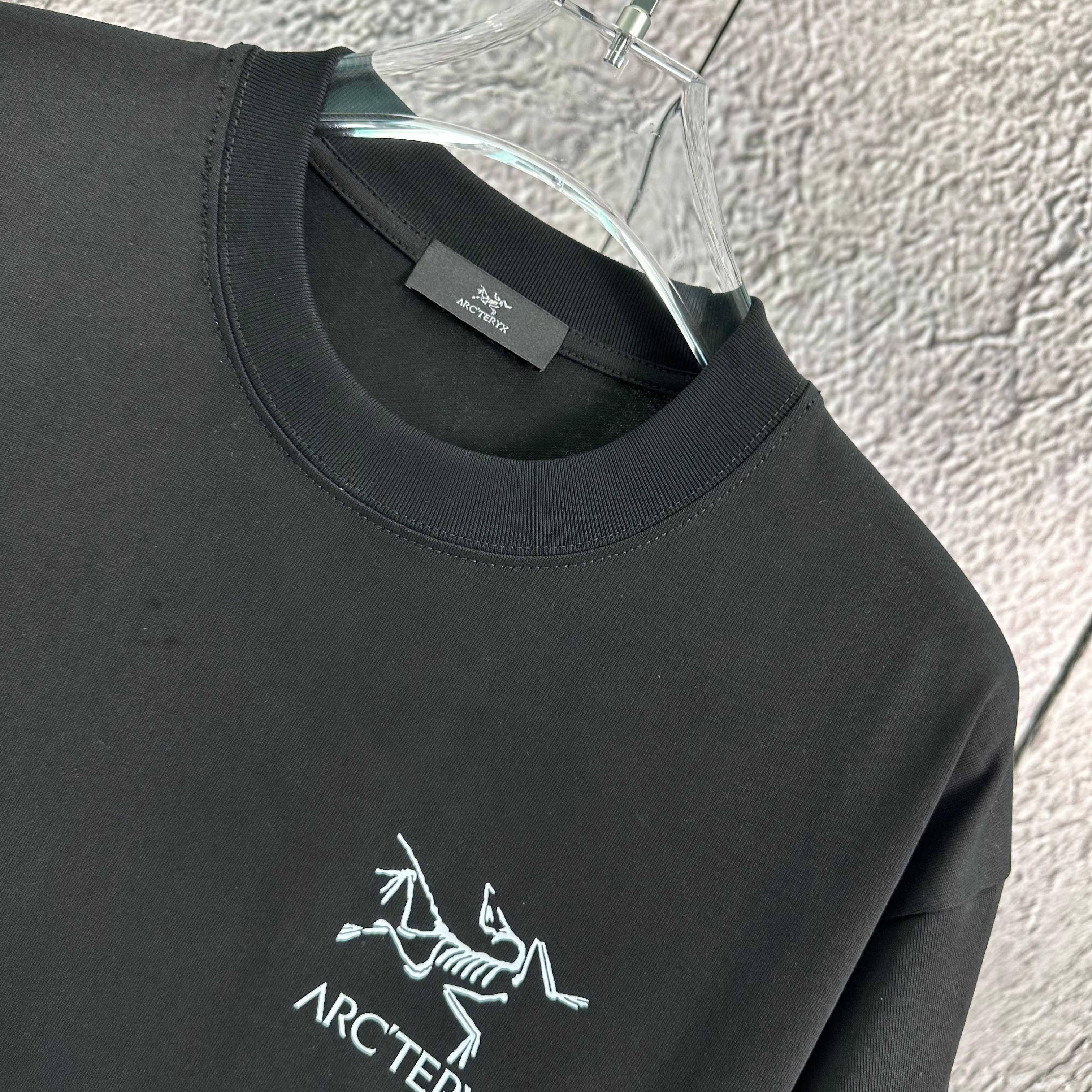 LuxluxHouse Best Quality Clothes T-shirt Arcteryx