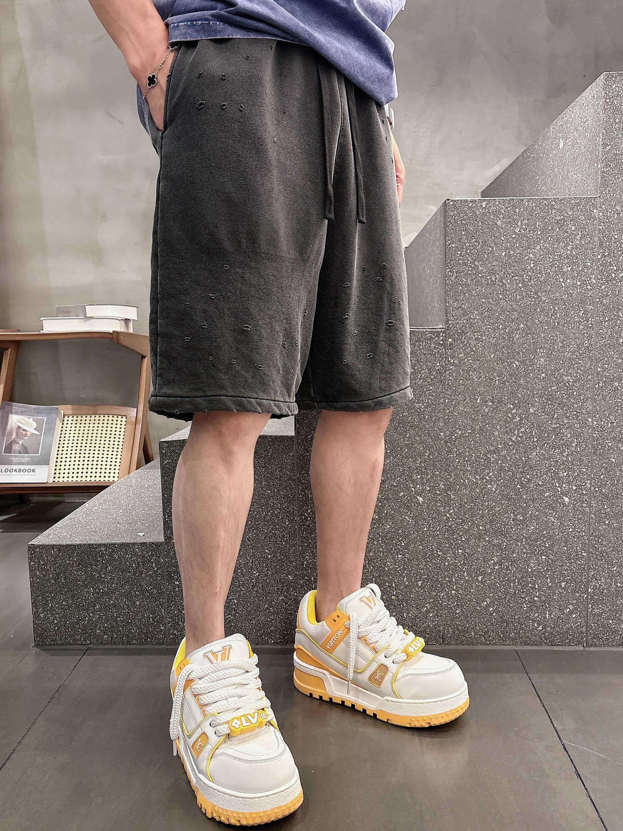 LuxluxHouse Best Quality Clothes Balenciaga Pants