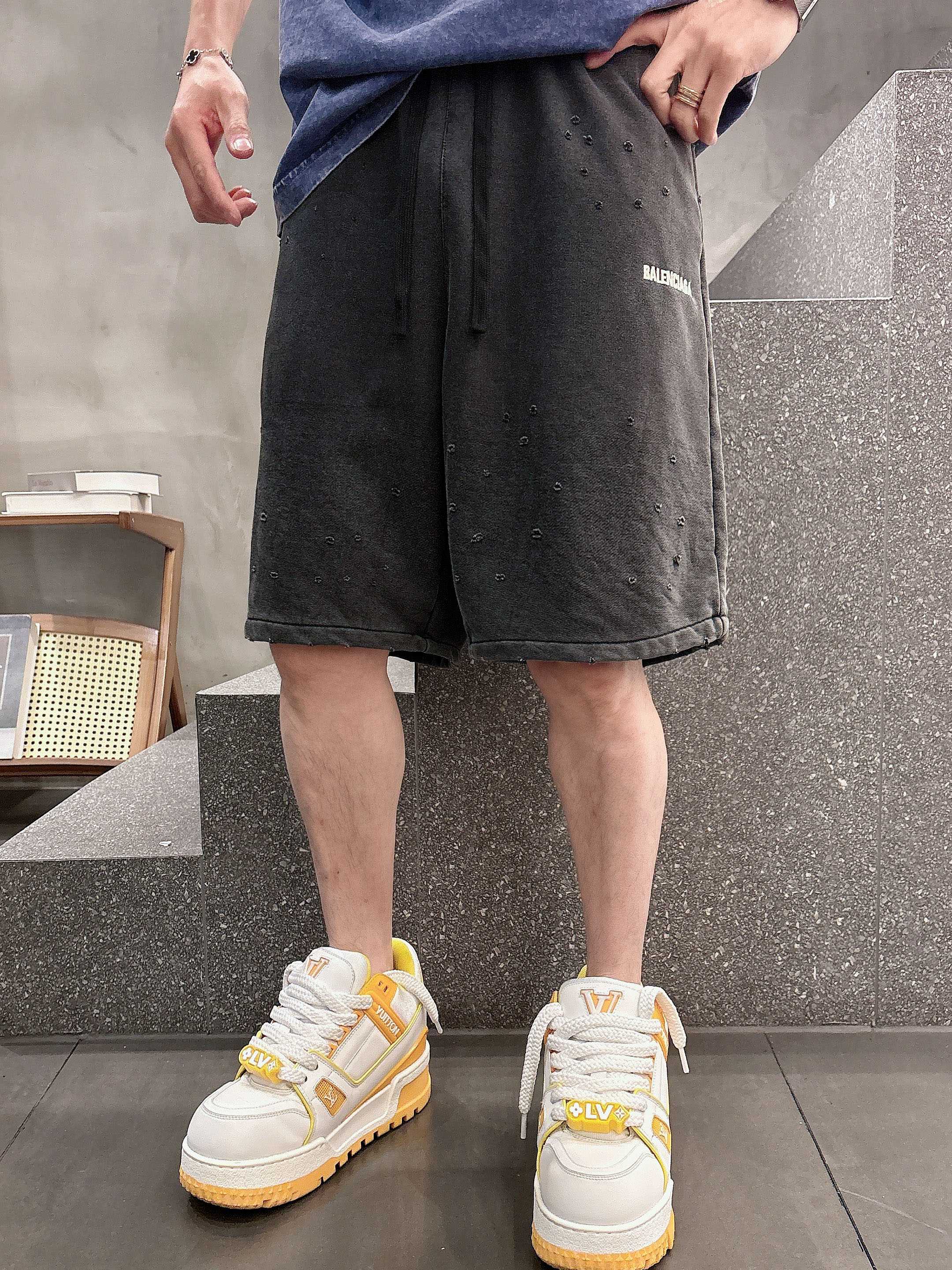 LuxluxHouse Best Quality Clothes Balenciaga Pants