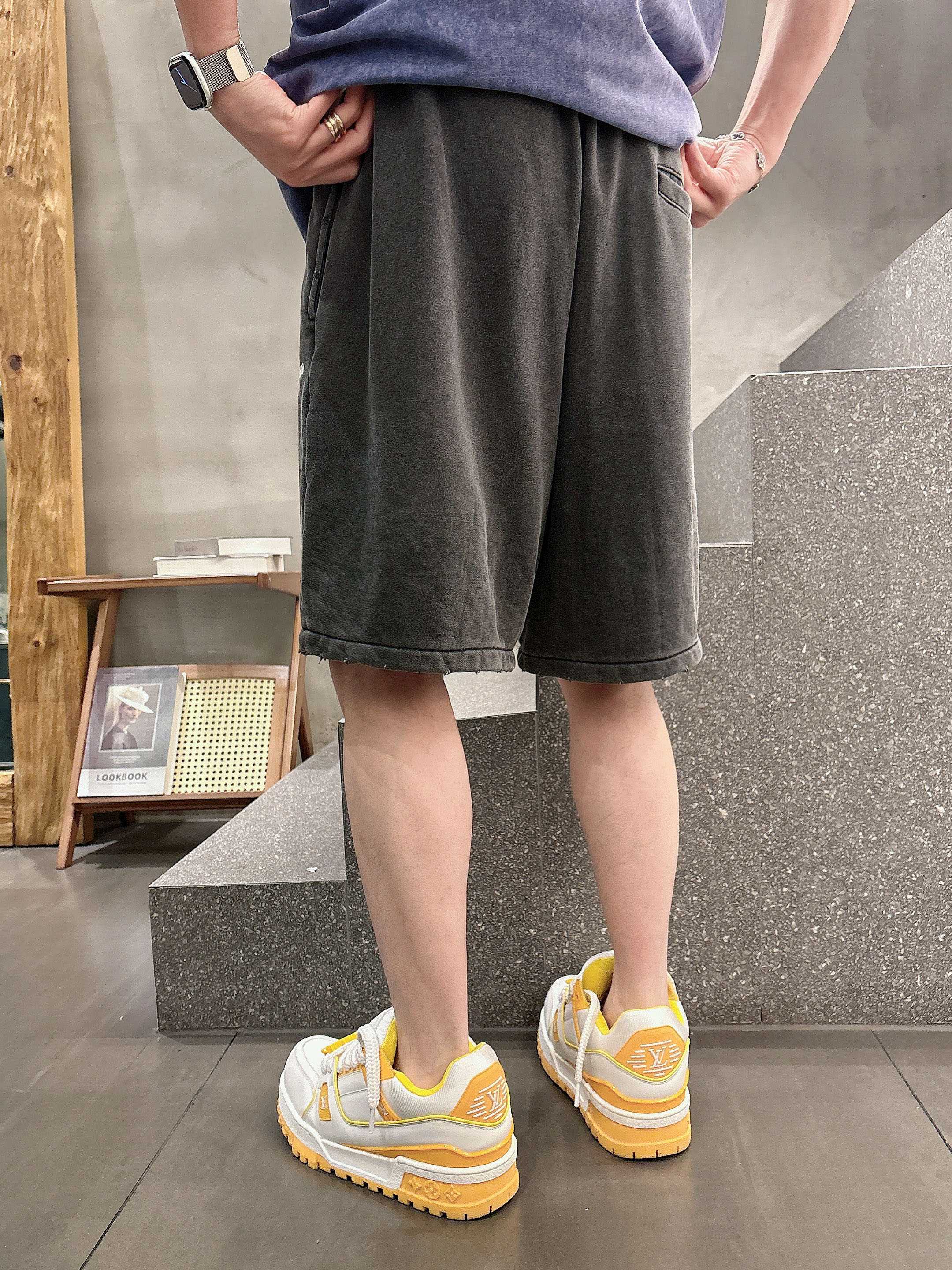 LuxluxHouse Best Quality Clothes Balenciaga Pants