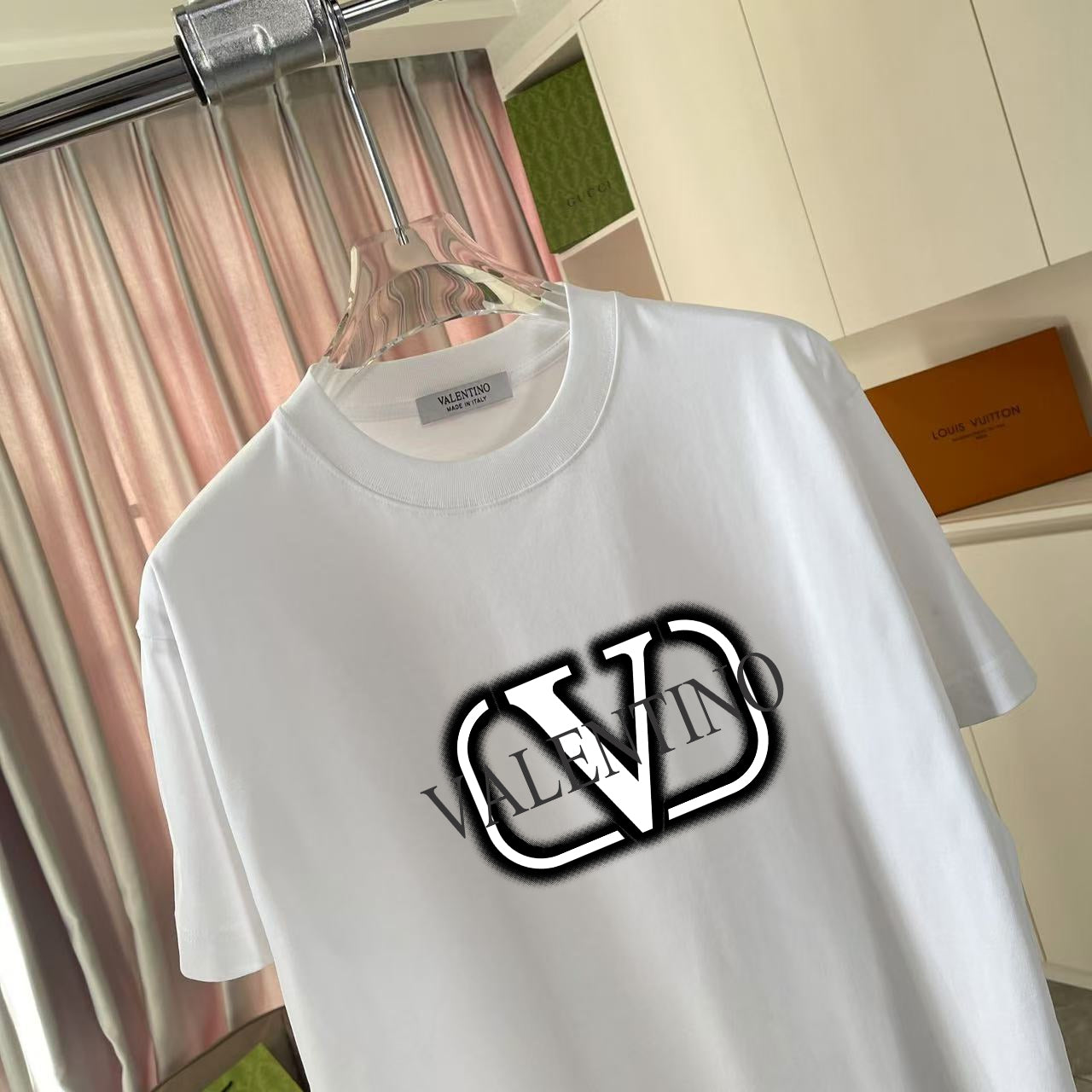 LuxluxHouse Best Quality Clothes Valentino T-shirt