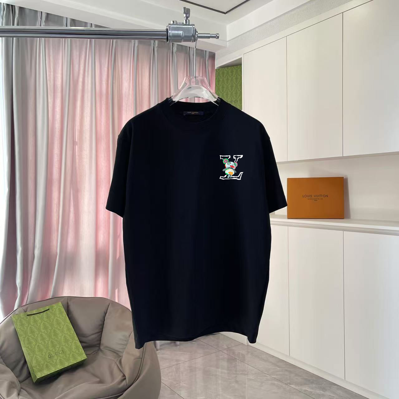 LuxluxHouse Best Quality Clothes T-shirt Louis Vuitton
