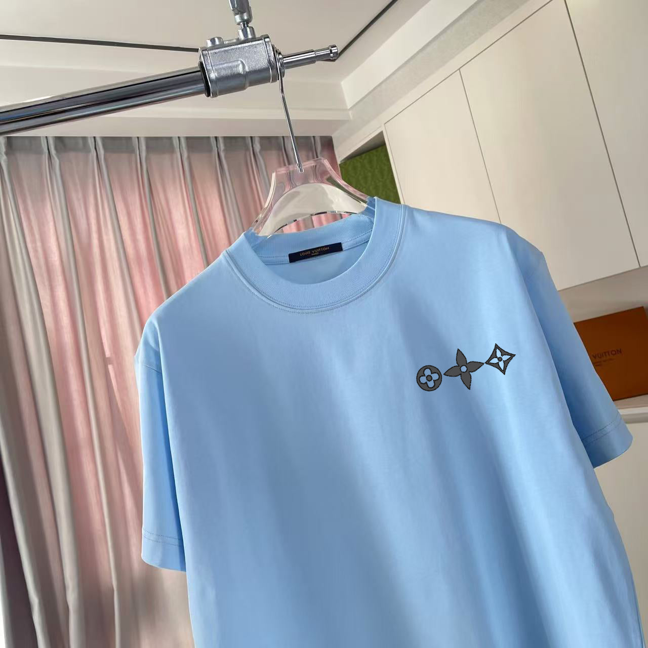 LuxluxHouse Best Quality Clothes T-shirt Louis Vuitton