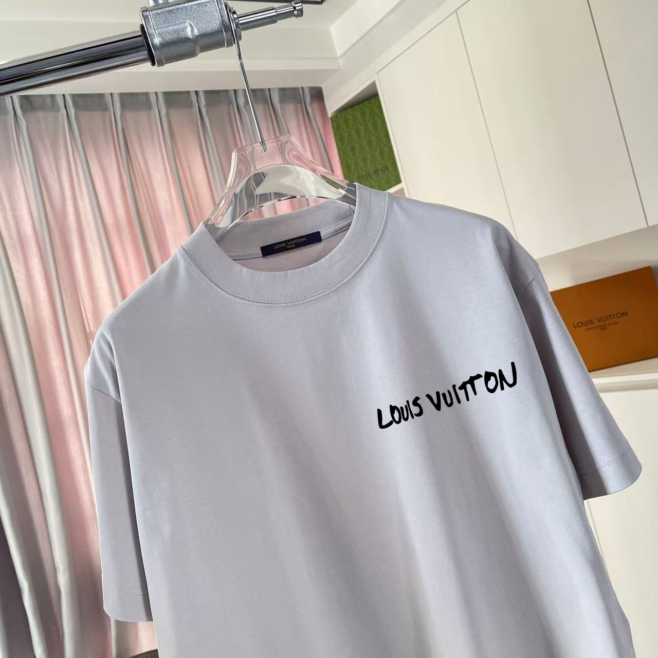 LuxluxHouse Best Quality Clothes T-shirt Louis Vuitton