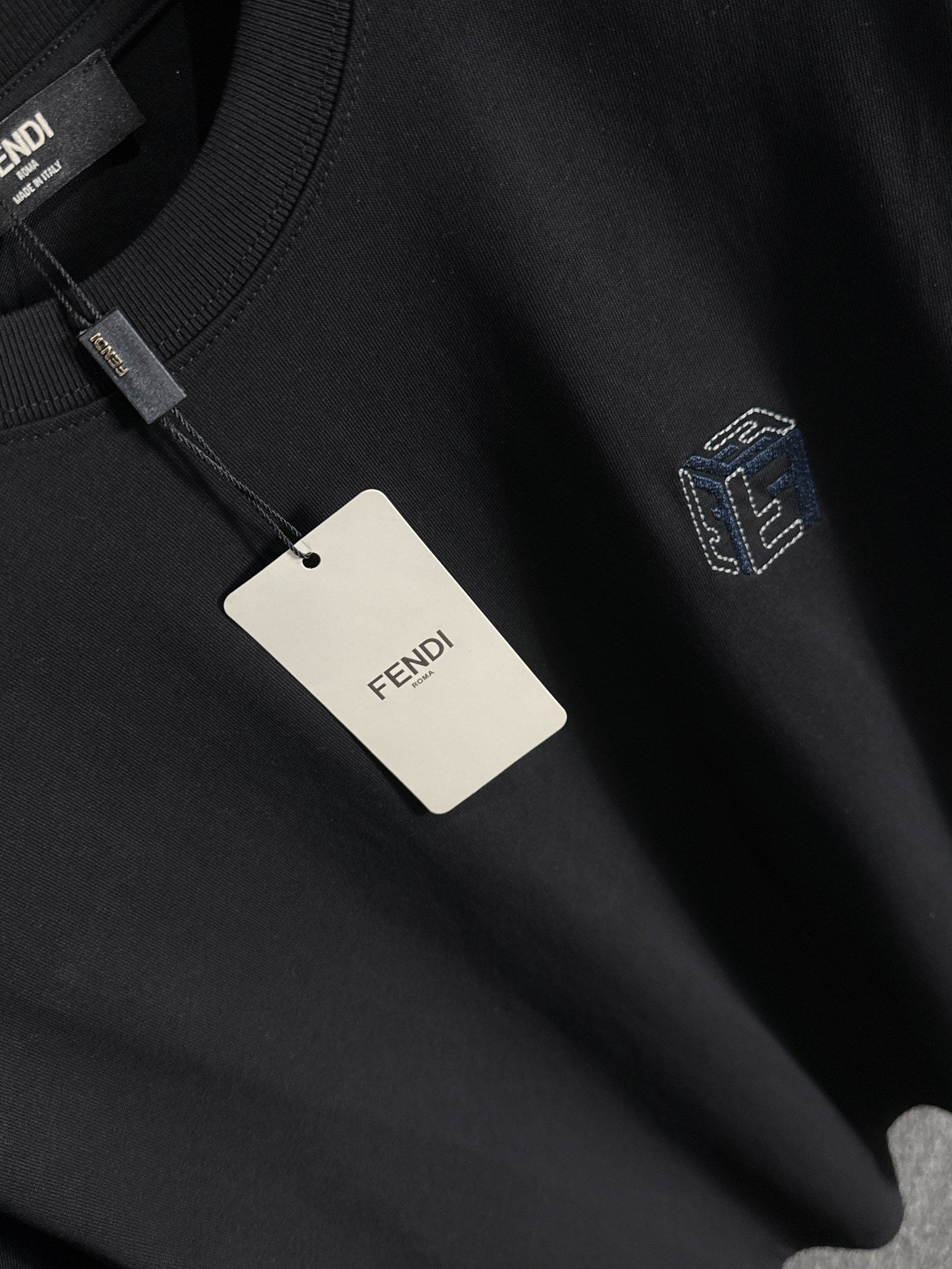 LuxluxHouse Best Quality Clothes Fendi T-shirt