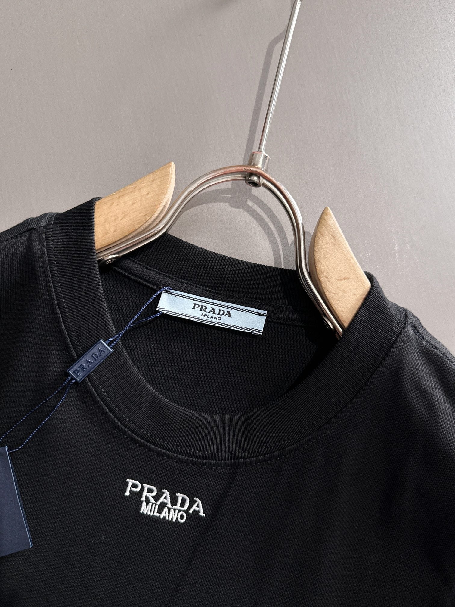 LuxluxHouse Best Quality Clothes T-shirt Prada