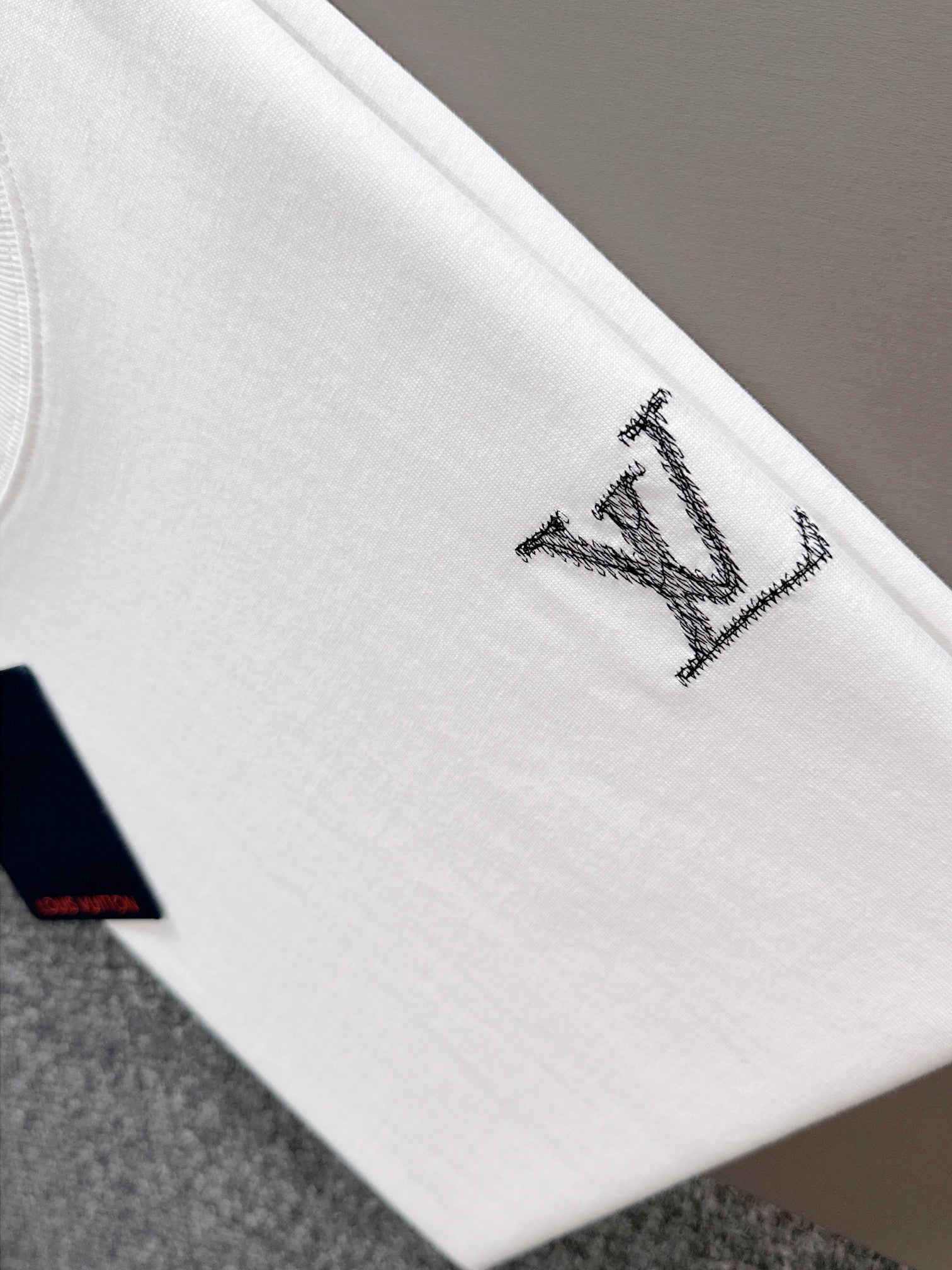 LuxluxHouse Best Quality Clothes T-shirt Louis Vuitton