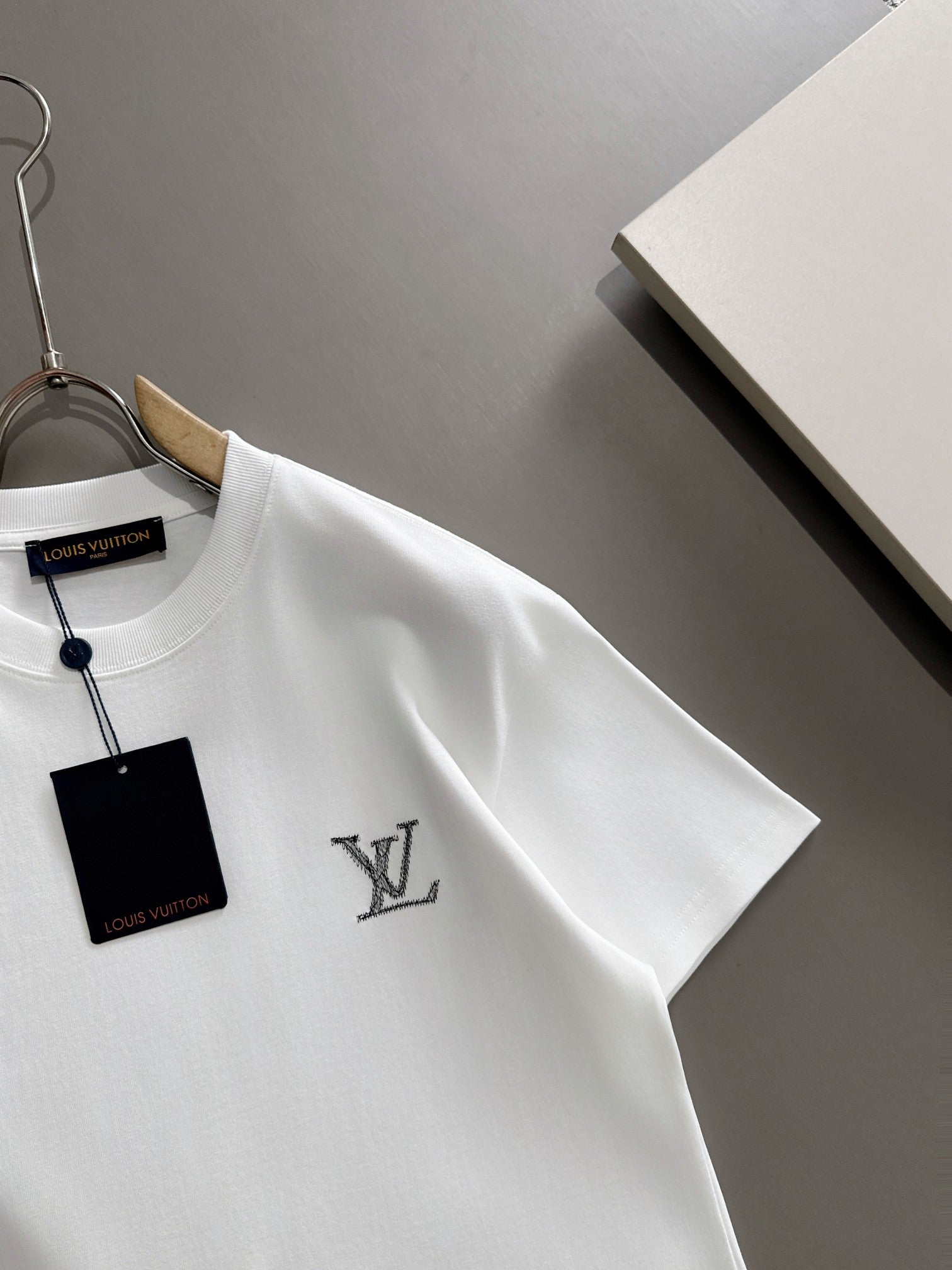 LuxluxHouse Best Quality Clothes T-shirt Louis Vuitton