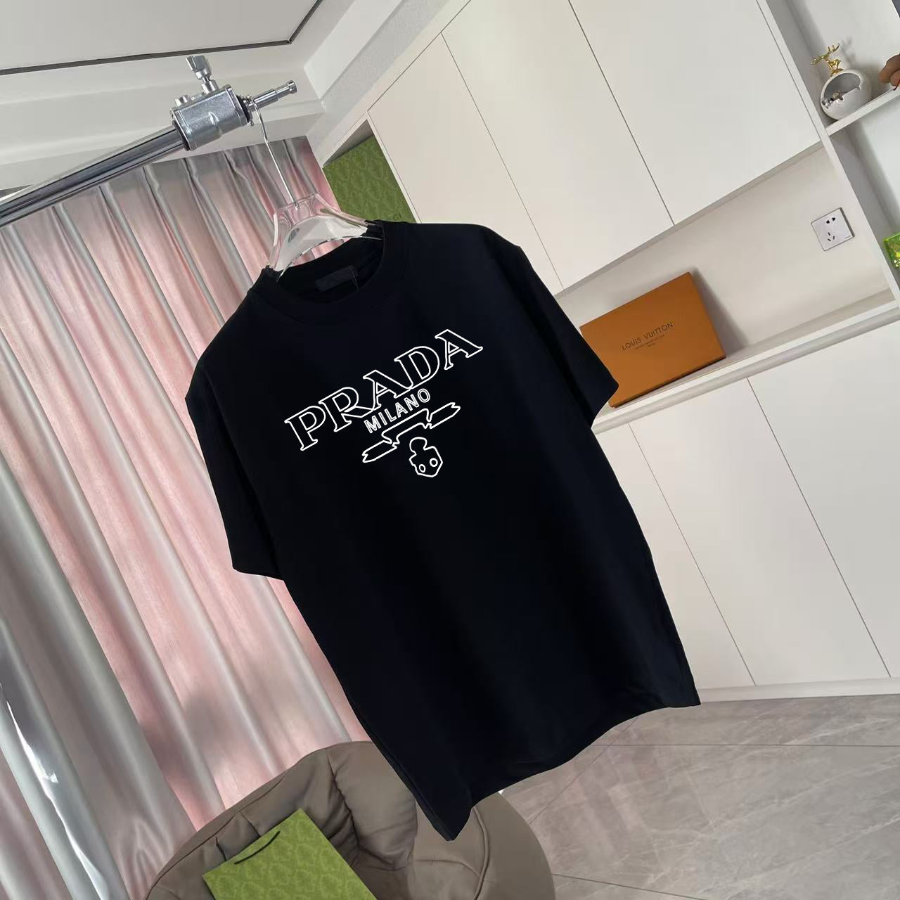 LuxluxHouse Best Quality Clothes T-shirt Prada