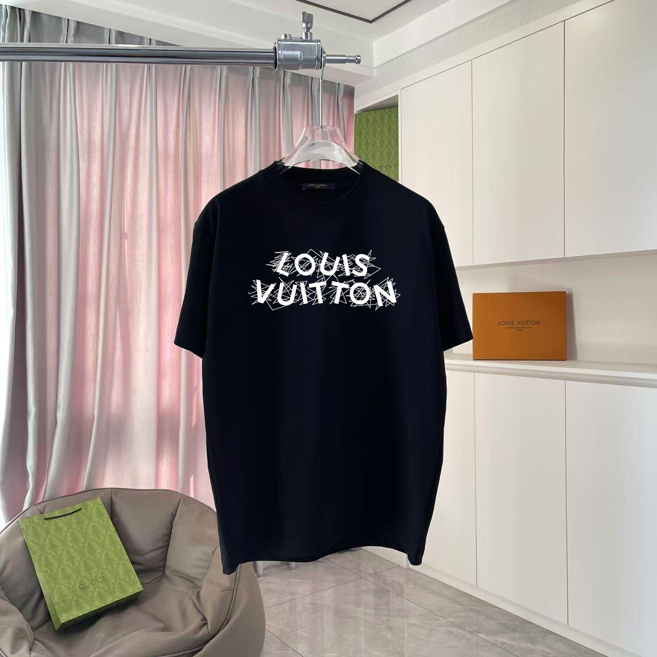 LuxluxHouse Best Quality Clothes T-shirt Louis Vuitton