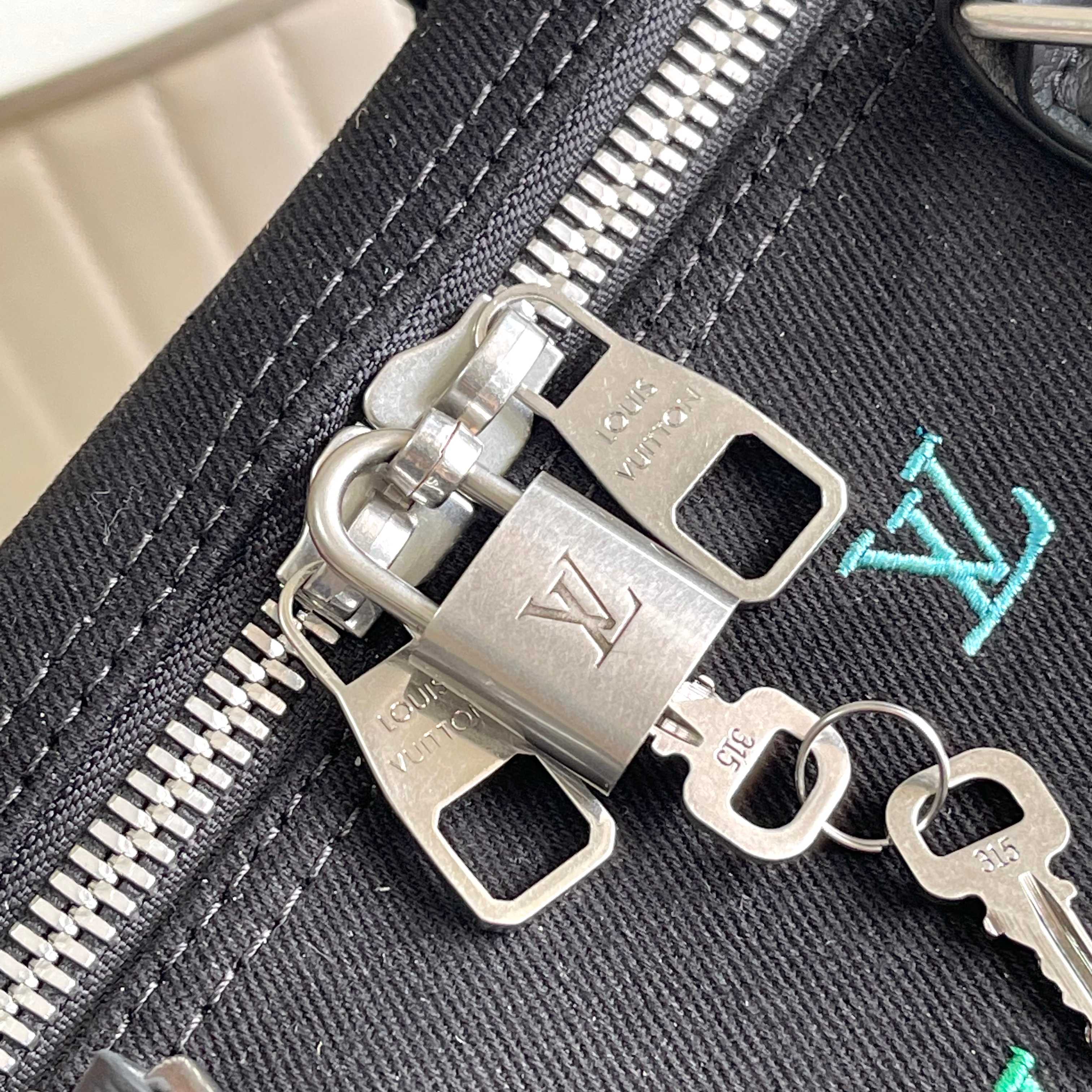 LuxluxHouse Best Quality Bags Louis Vuitton Women Men