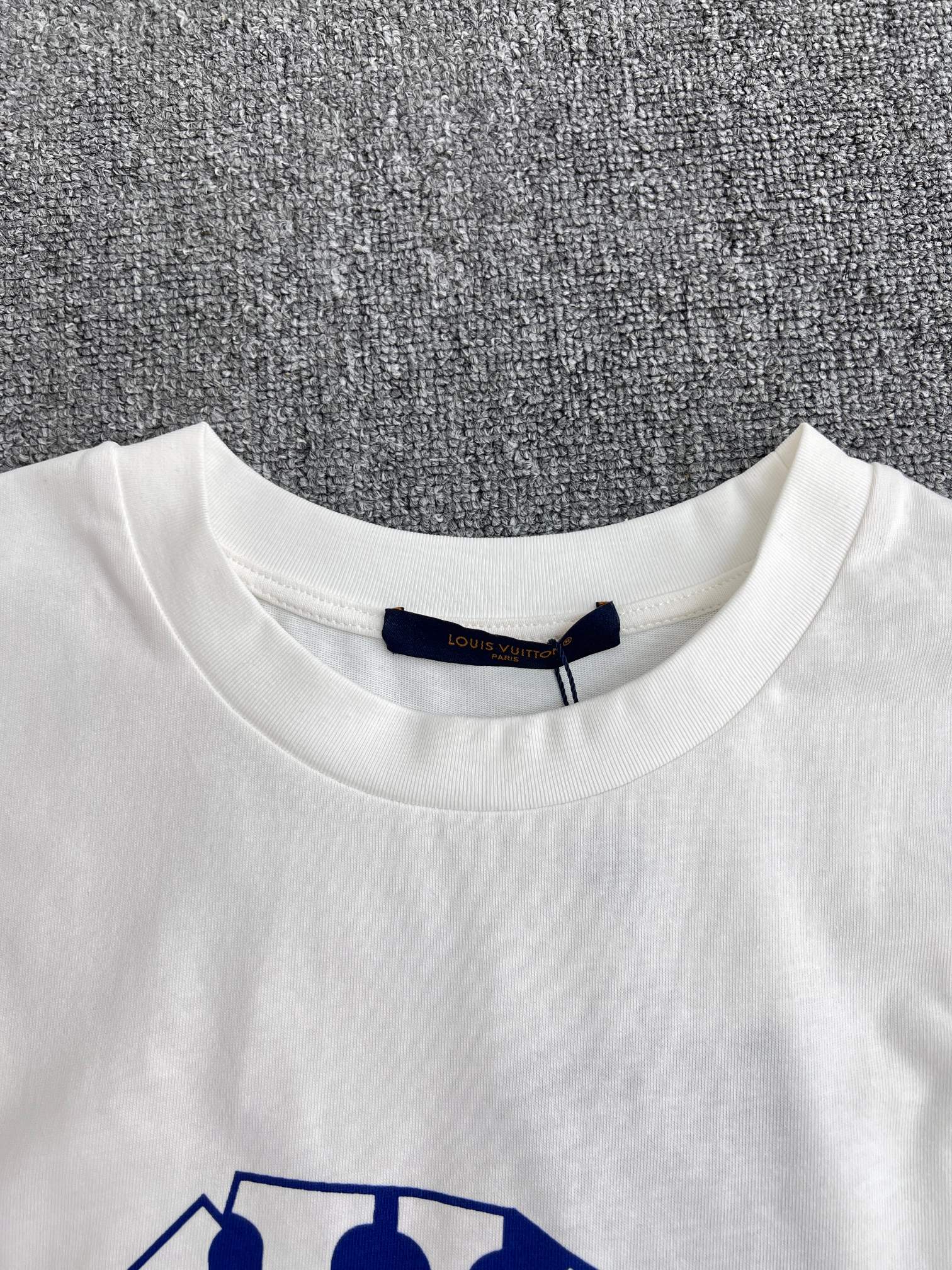 LuxluxHouse Best Quality Clothes T-shirt Louis Vuitton