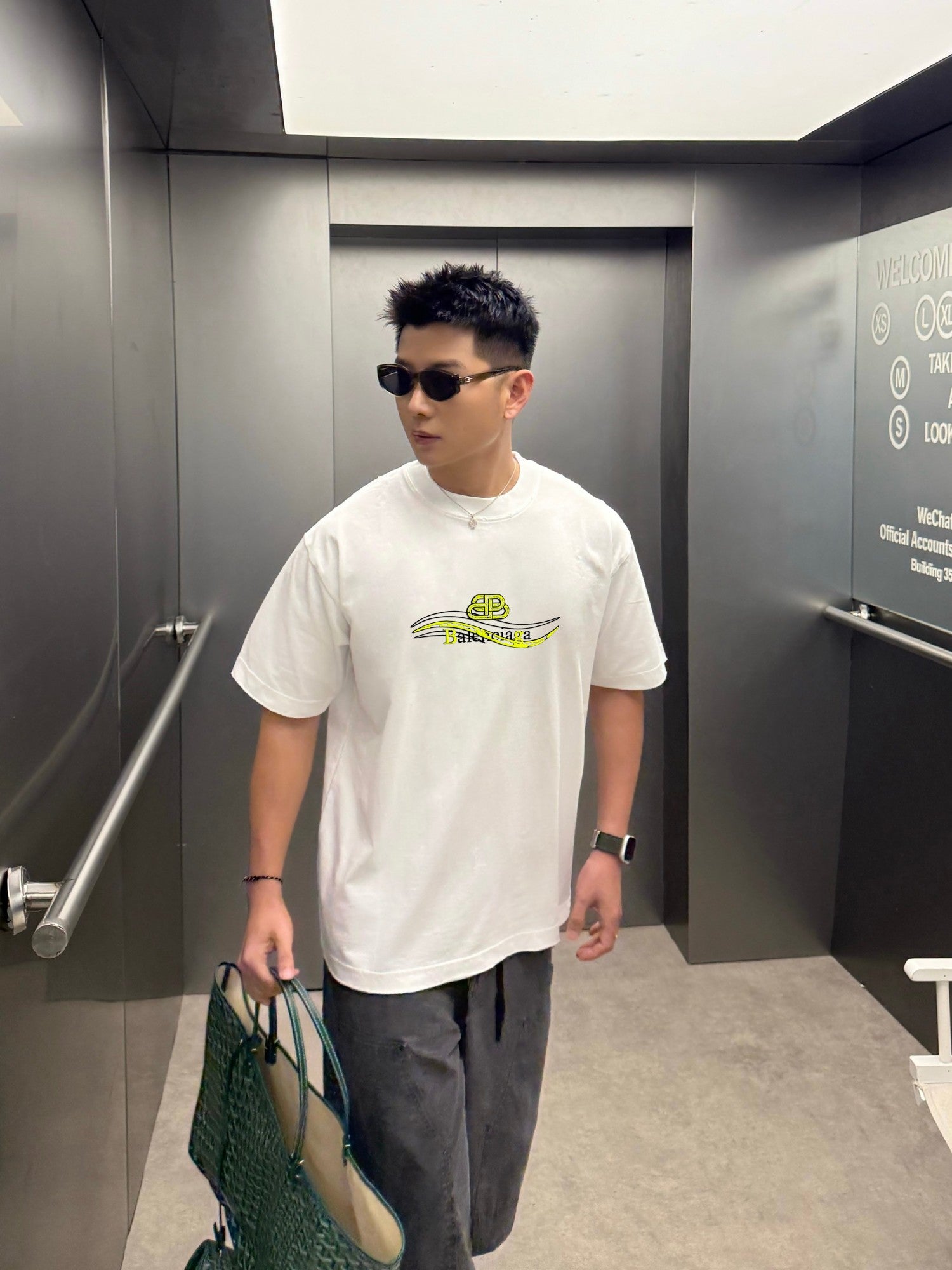 LuxluxHouse Best Quality Clothes Balenciaga T-shirt